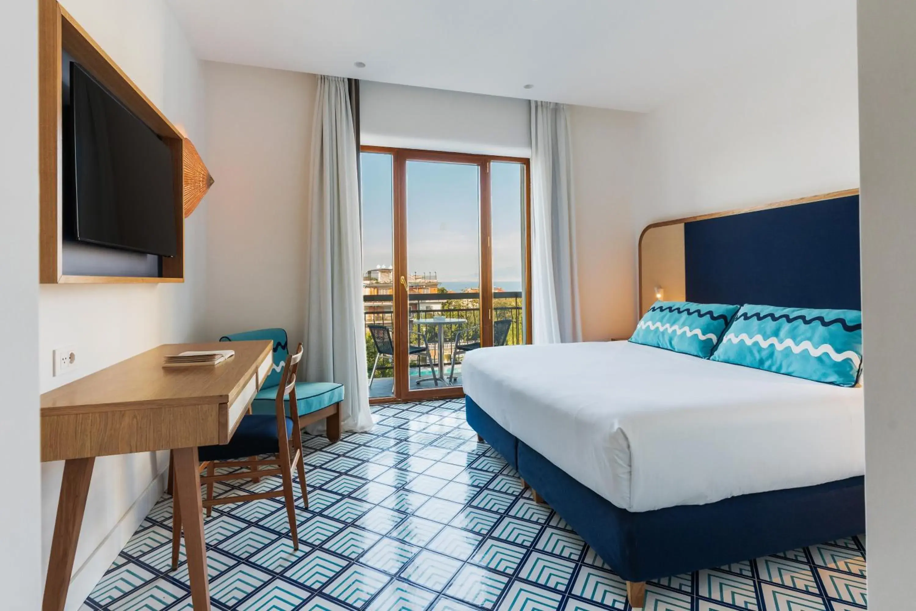 Photo of the whole room, Bed in Grand Hotel Flora Photo of the whole room, Bed in Grand Hotel Flora