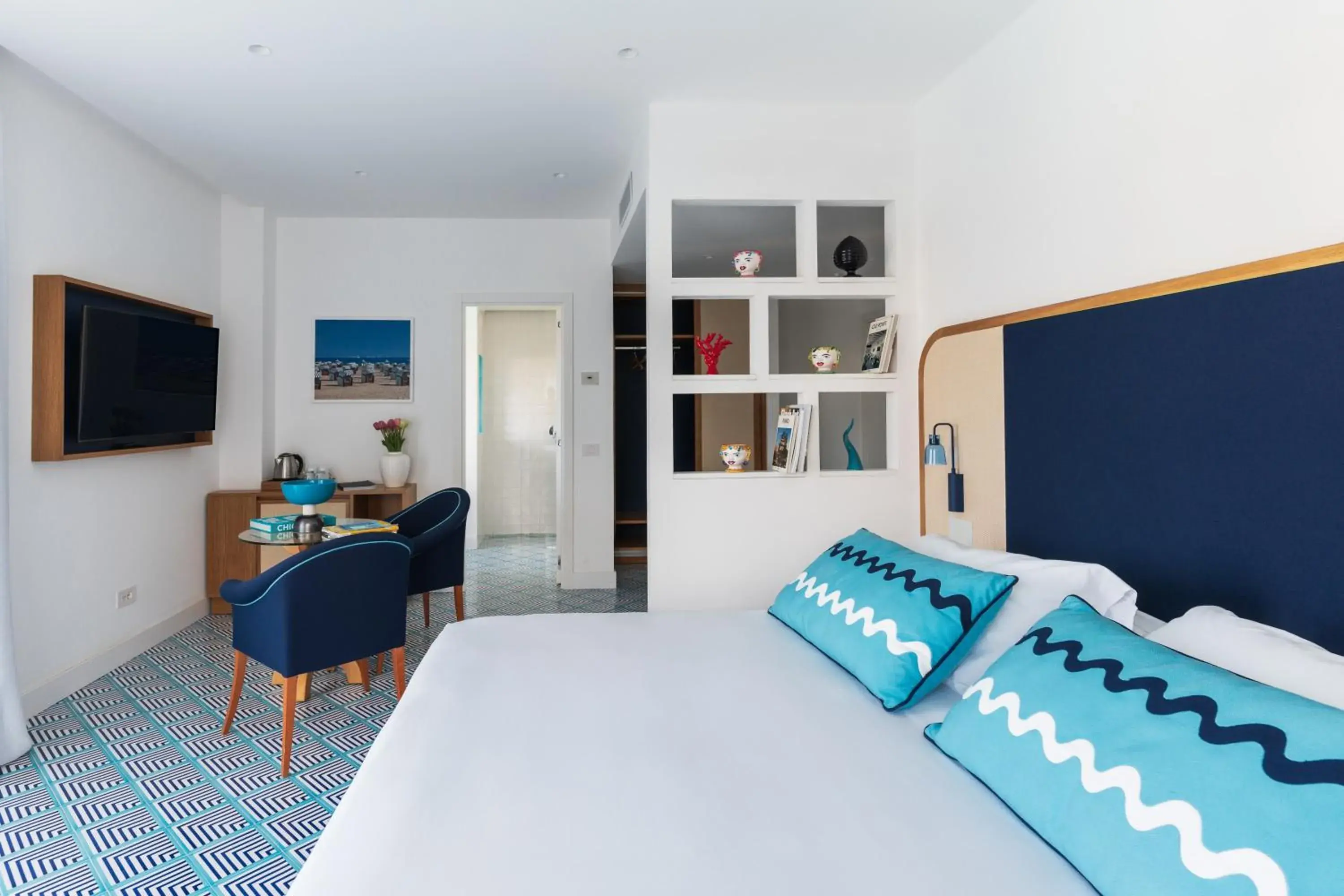 Photo of the whole room, Bed in Grand Hotel Flora Photo of the whole room, Bed in Grand Hotel Flora