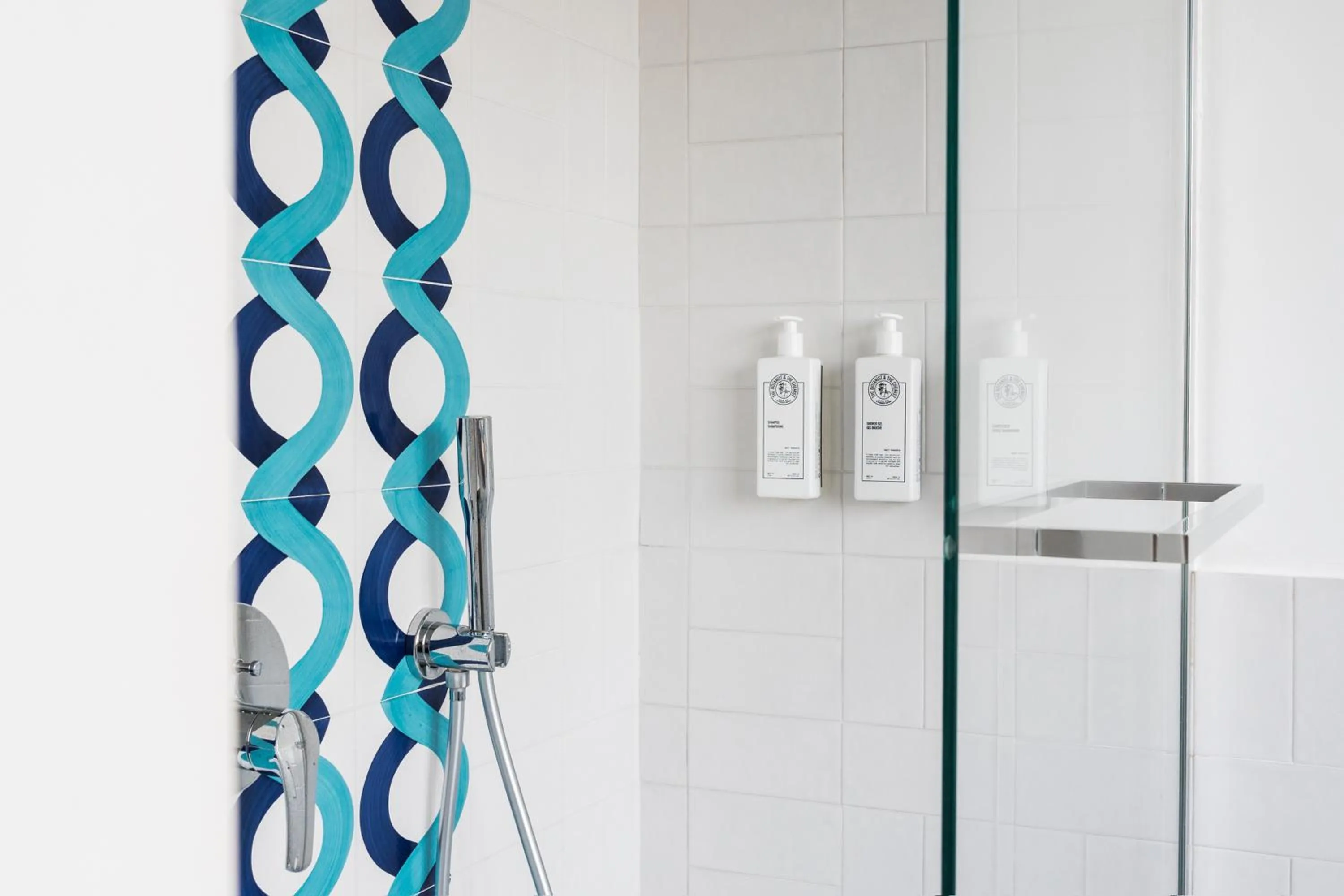 Shower in Grand Hotel Flora