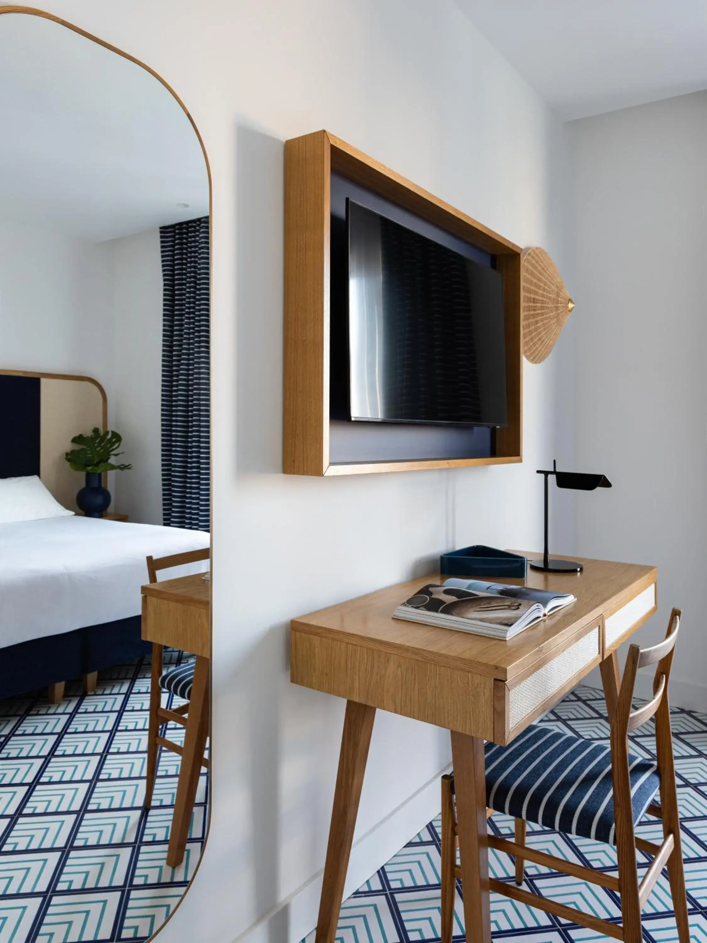 Bedroom, Bed in Grand Hotel Flora Bedroom, Bed in Grand Hotel Flora