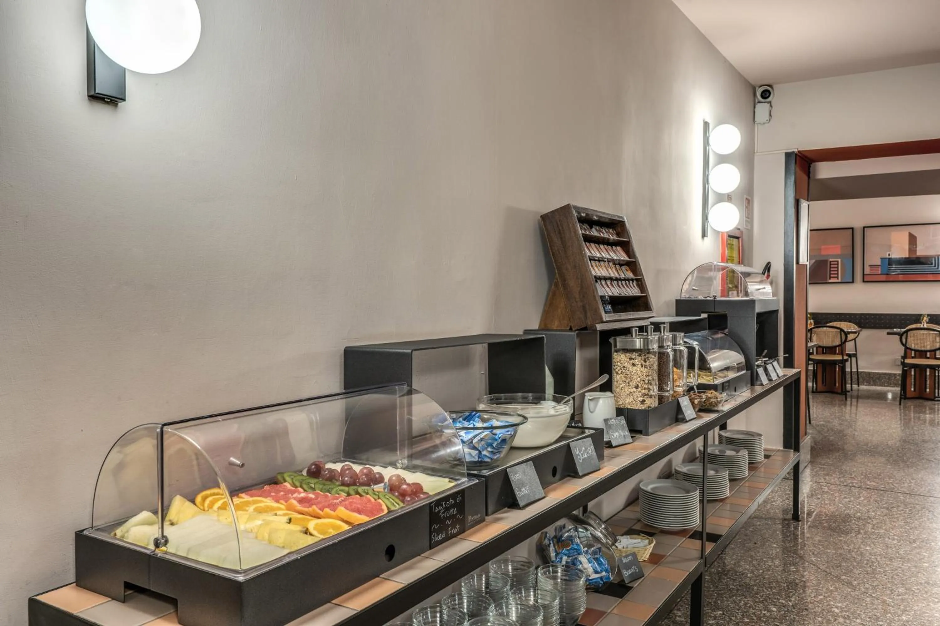 Food and drinks in Madison Hotel