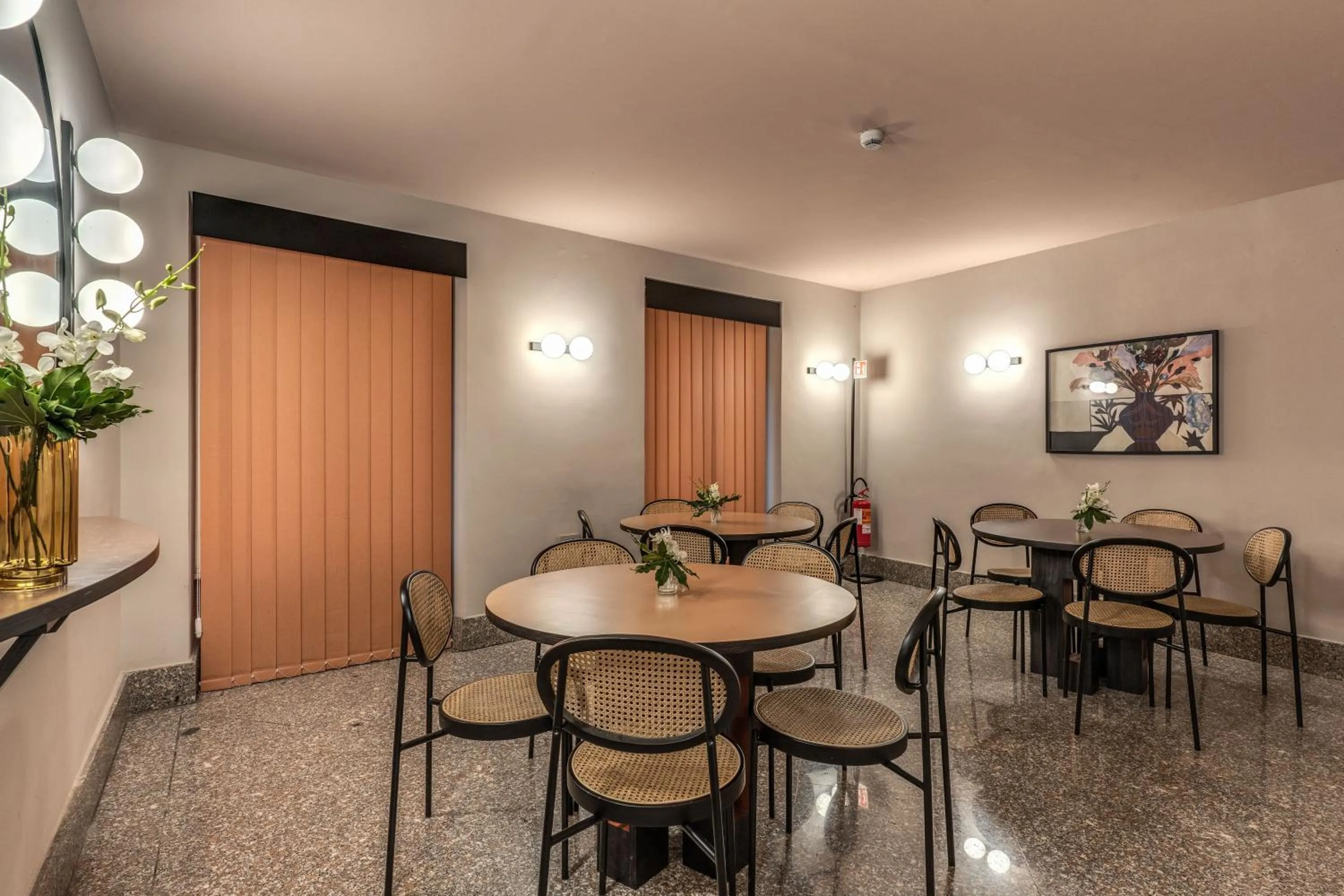 Communal lounge/ TV room in Madison Hotel