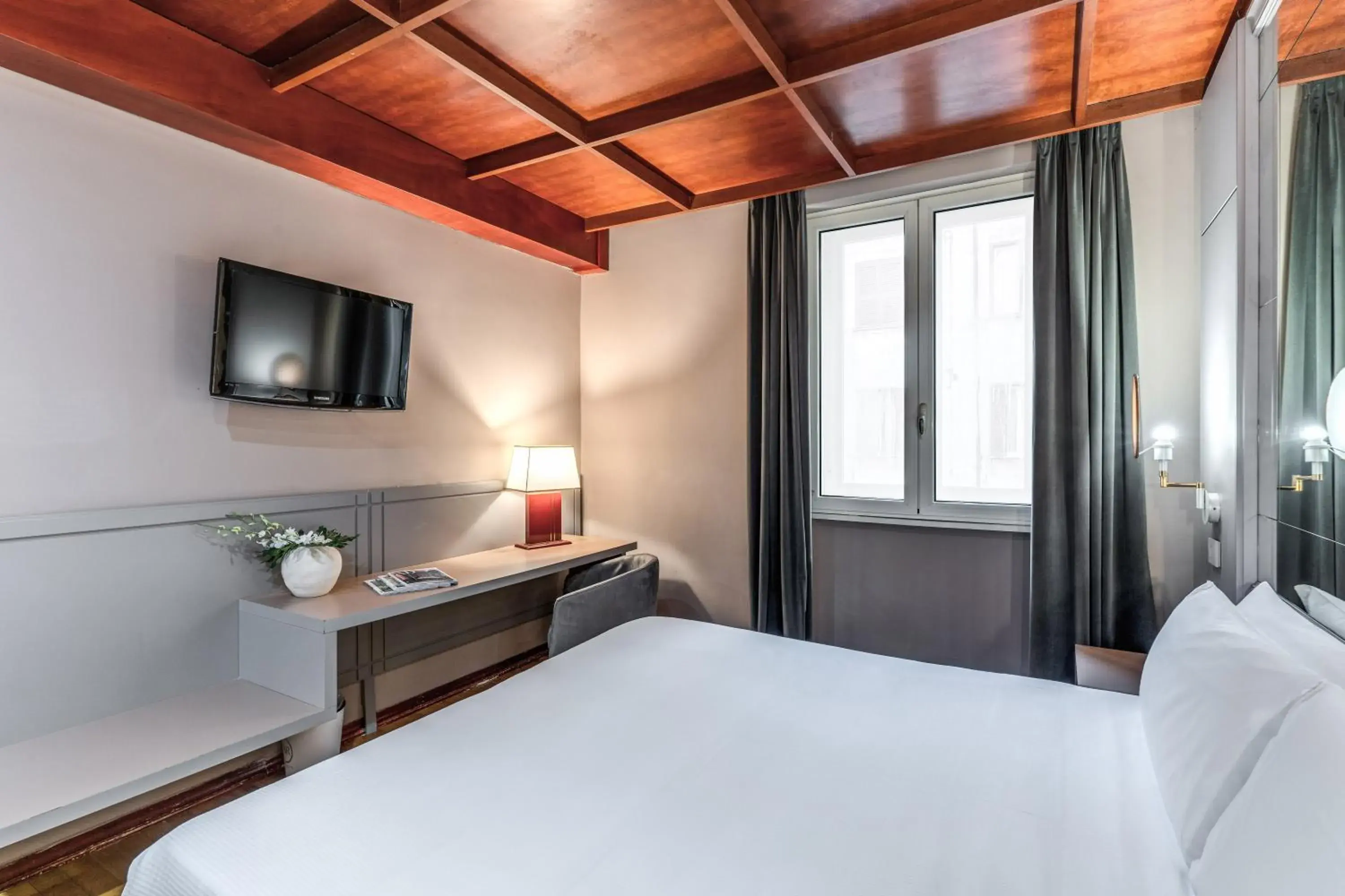 Bed in Madison Hotel Bed in Madison Hotel