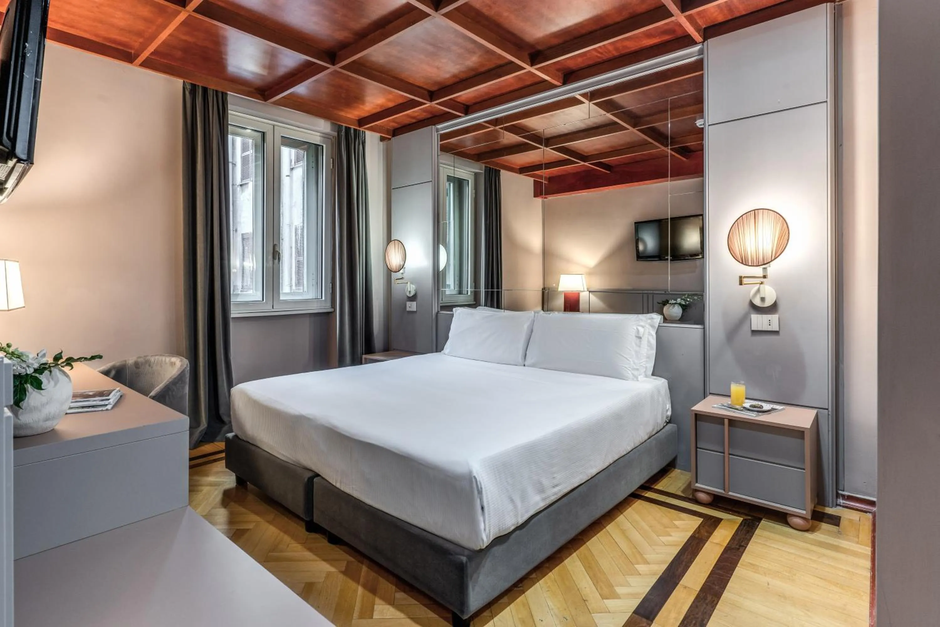 Bed in Madison Hotel