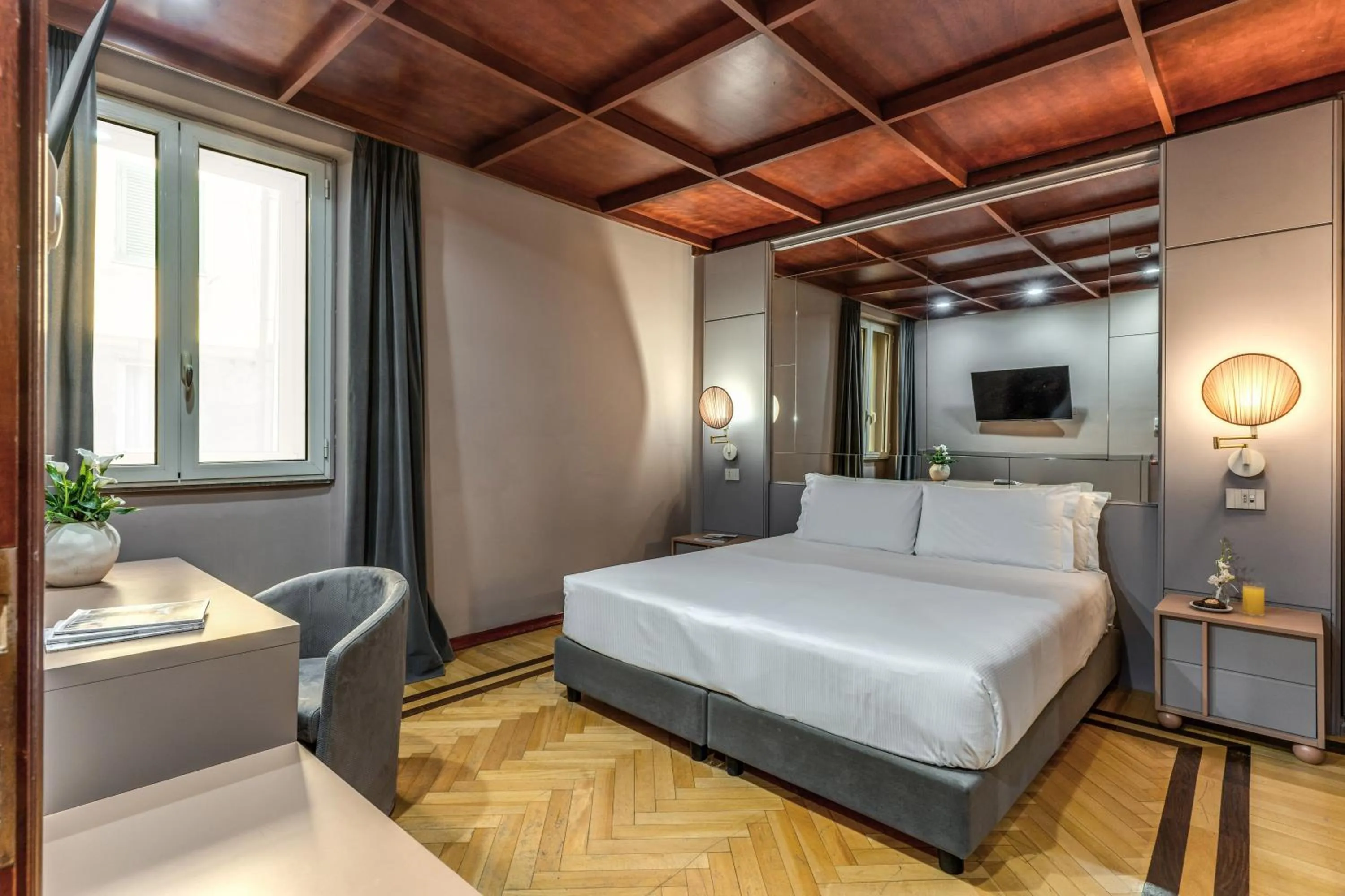 Bed in Madison Hotel