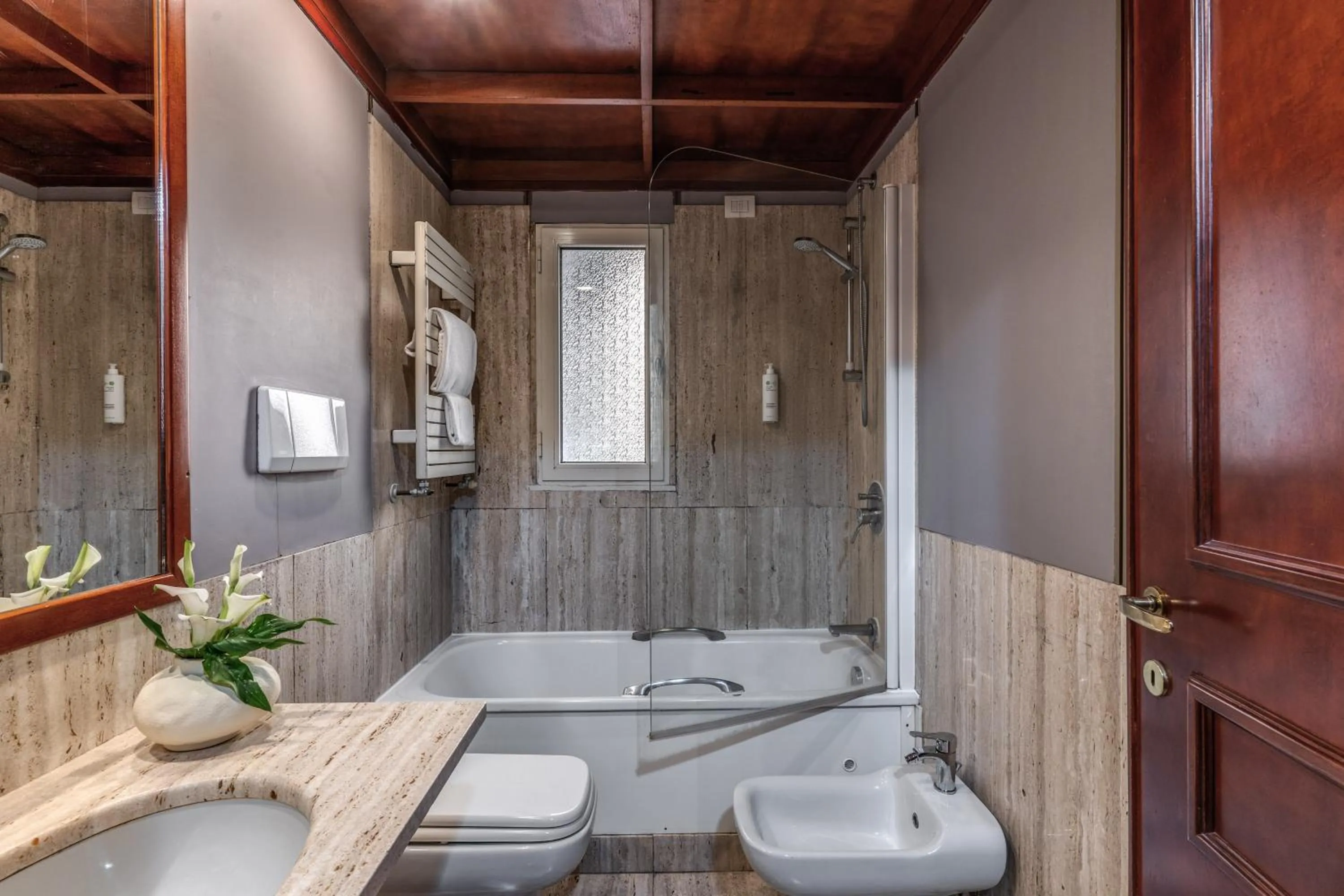 Shower in Madison Hotel