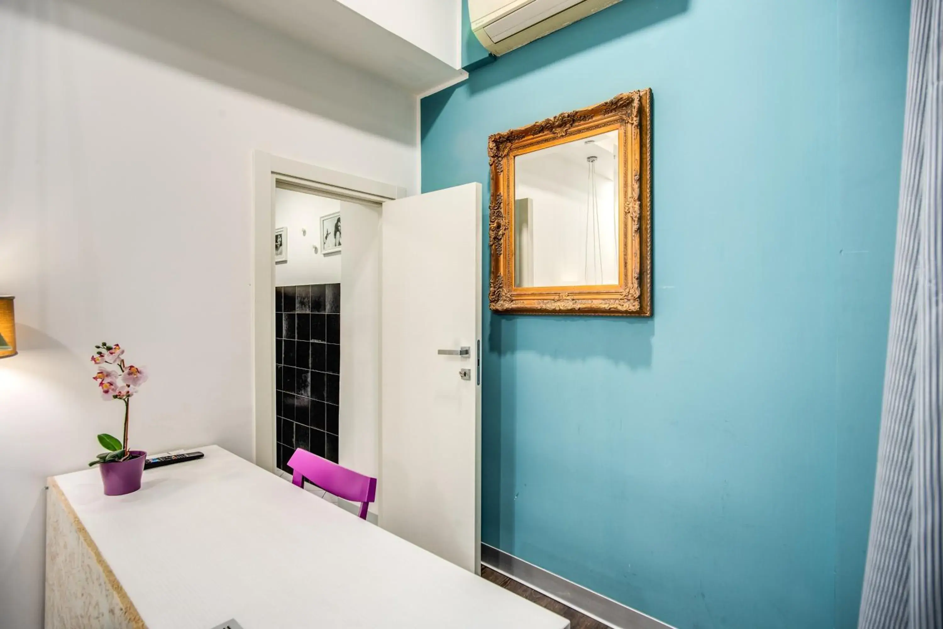 Decorative detail, Bed in Hotel Seiler Decorative detail, Bed in Hotel Seiler