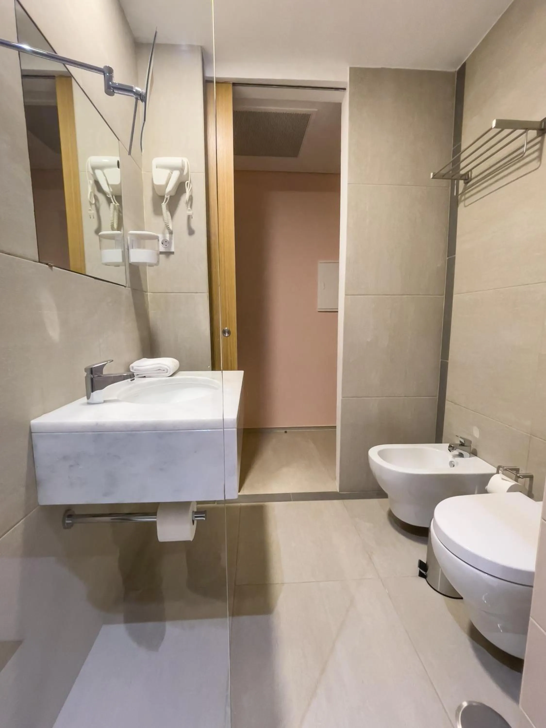Toilet in Hotel Happy Day