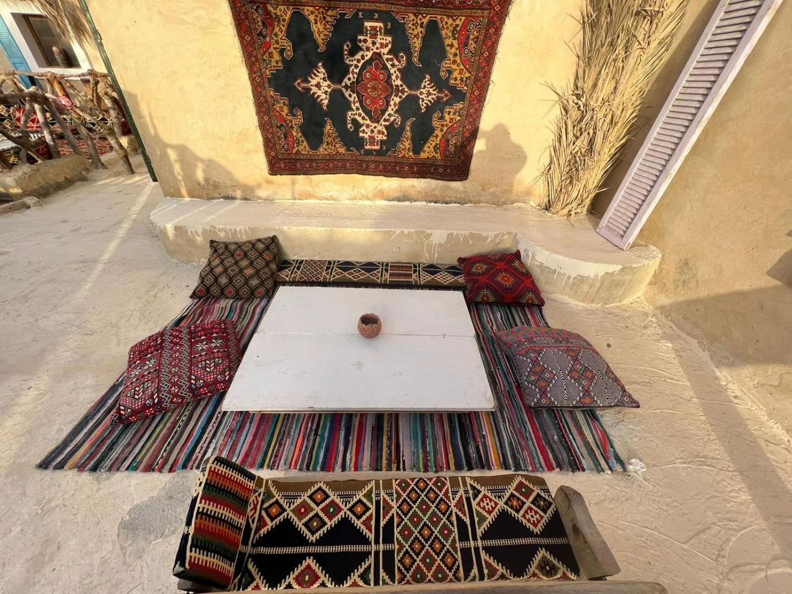 Seating area in Aghurmi Siwa Ecolodge & Salt Cave