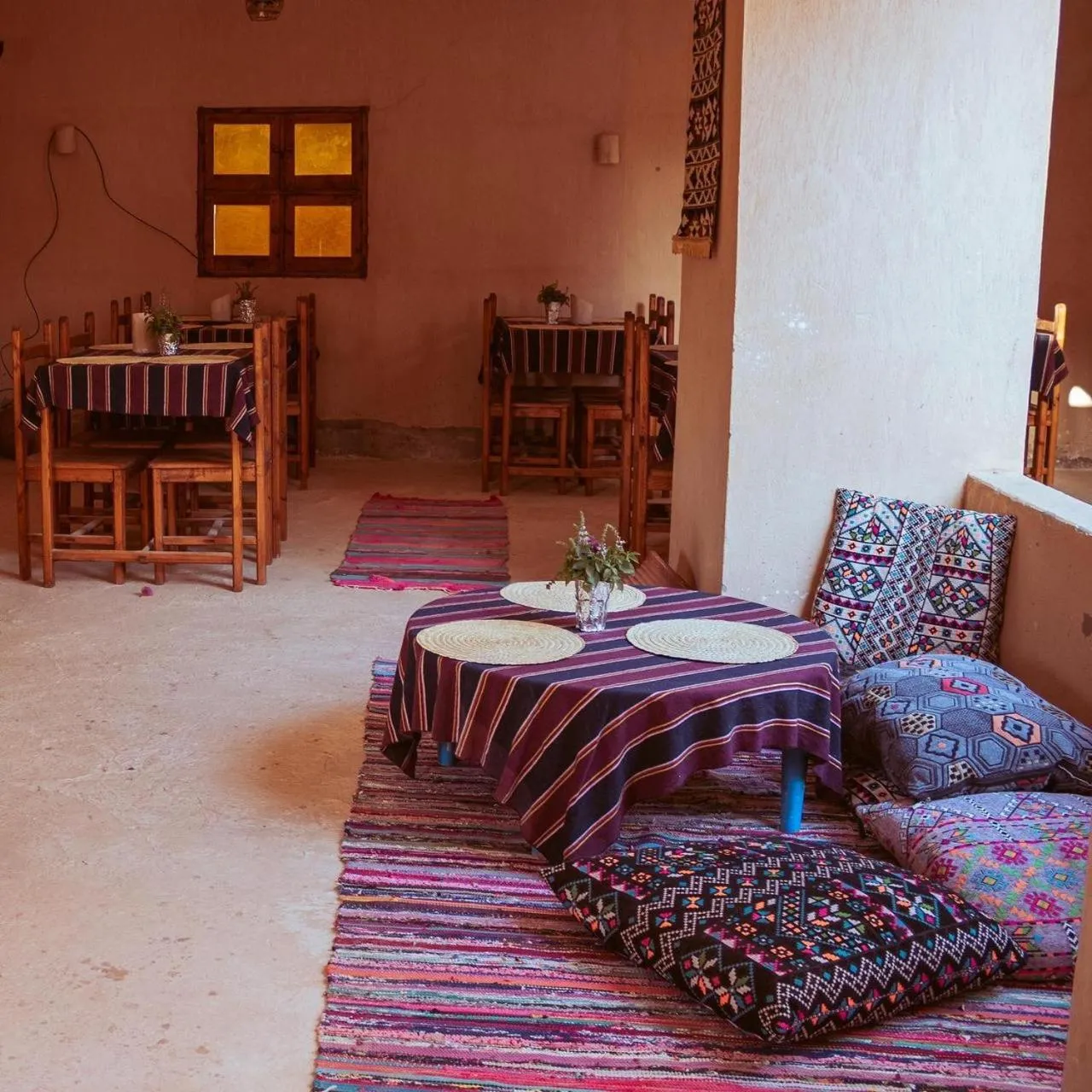 Dining area in Aghurmi Siwa Ecolodge & Salt Cave