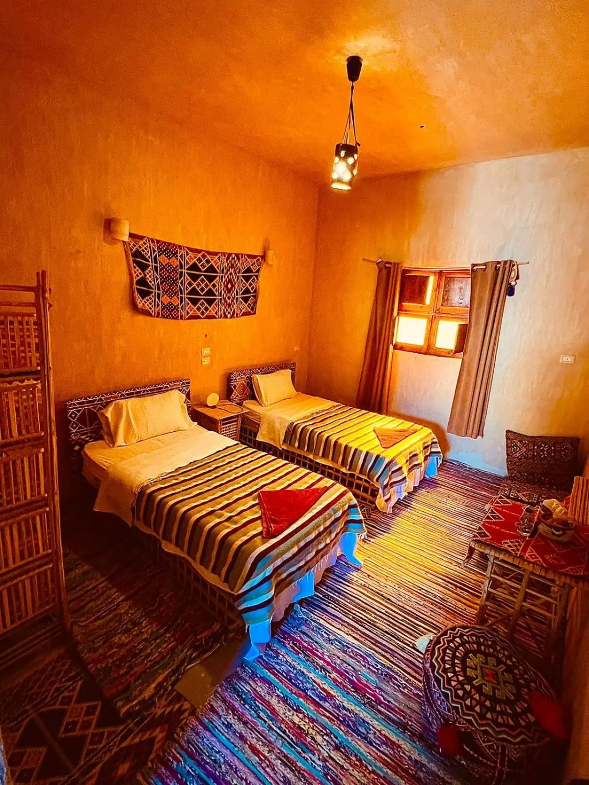Bed in Aghurmi Siwa Ecolodge & Salt Cave