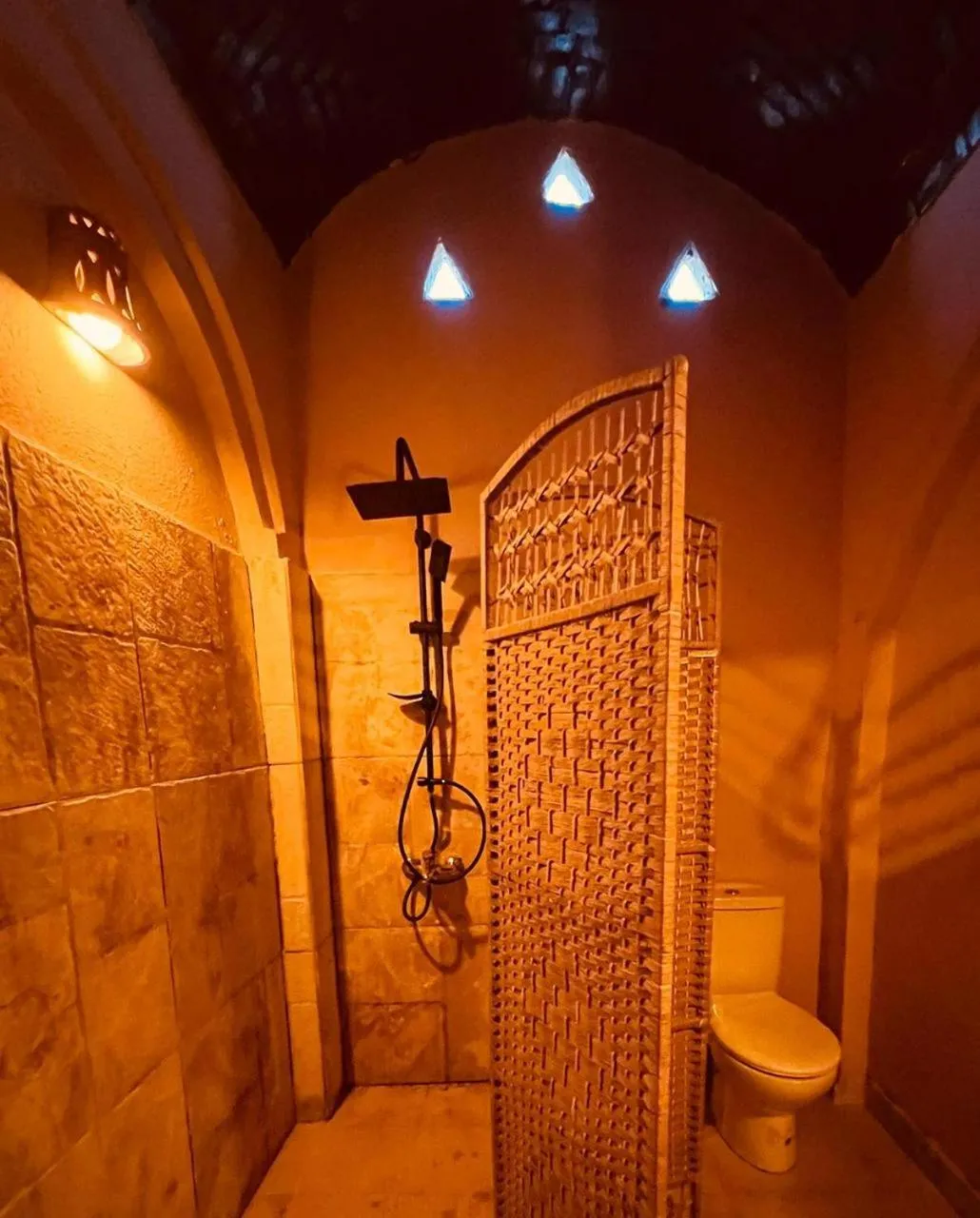 Shower in Aghurmi Siwa Ecolodge & Salt Cave