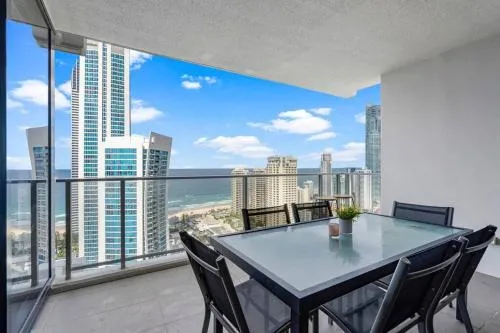 Circle on Cavill - Hosted by Coastal Letting Co.