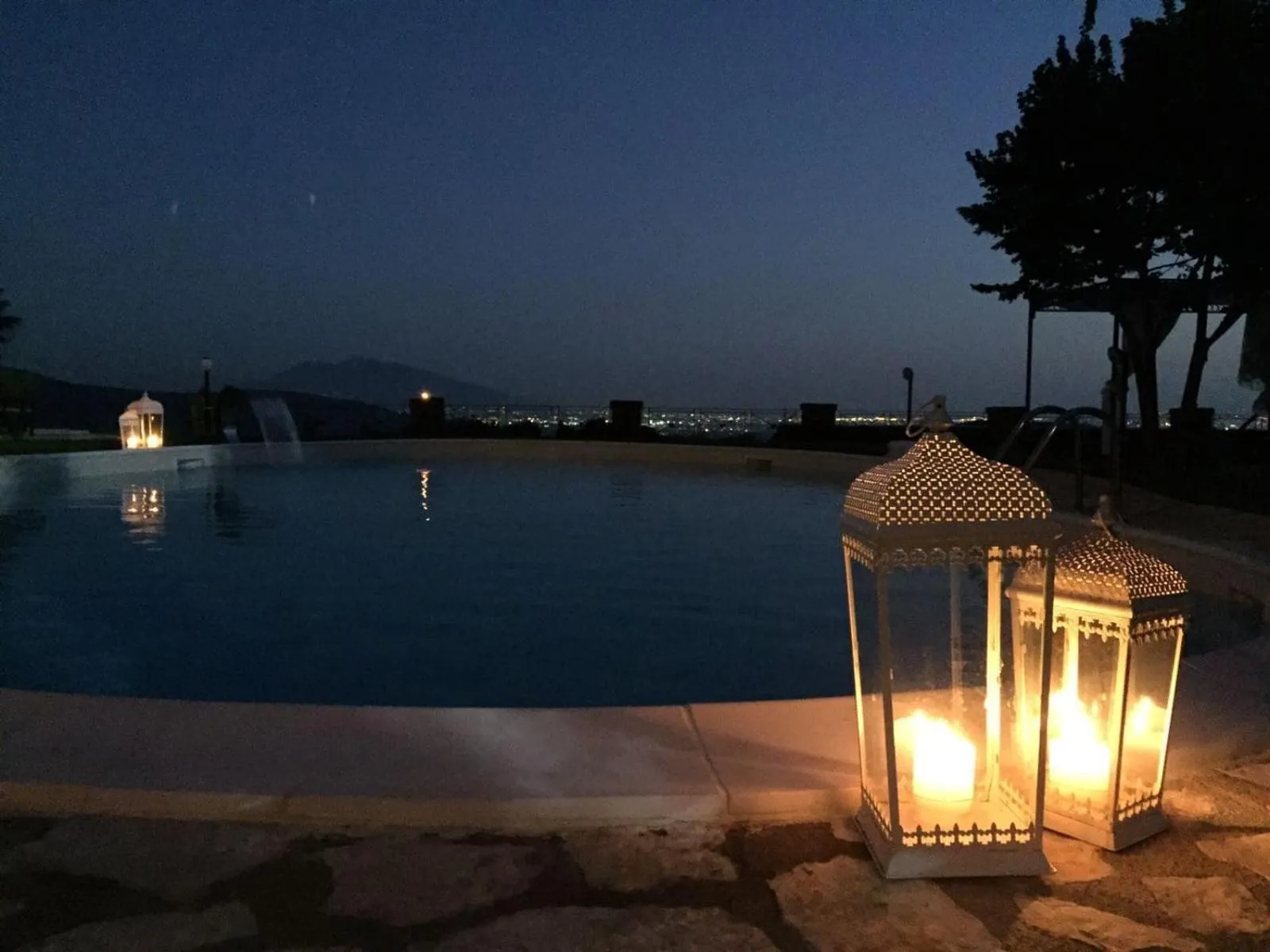Swimming pool in Hotel Ristorante Guardanapoli