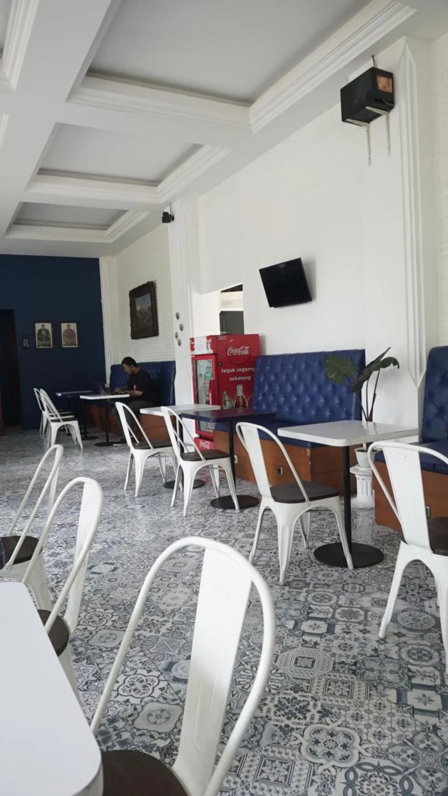 Restaurant/places to eat in Riche Heritage Hotel