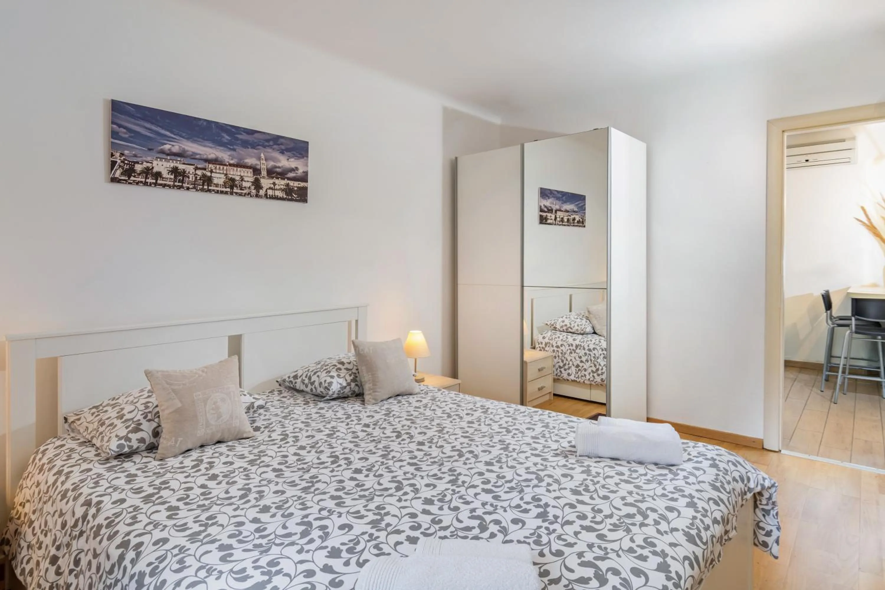 Bed in Apartment Spalatin