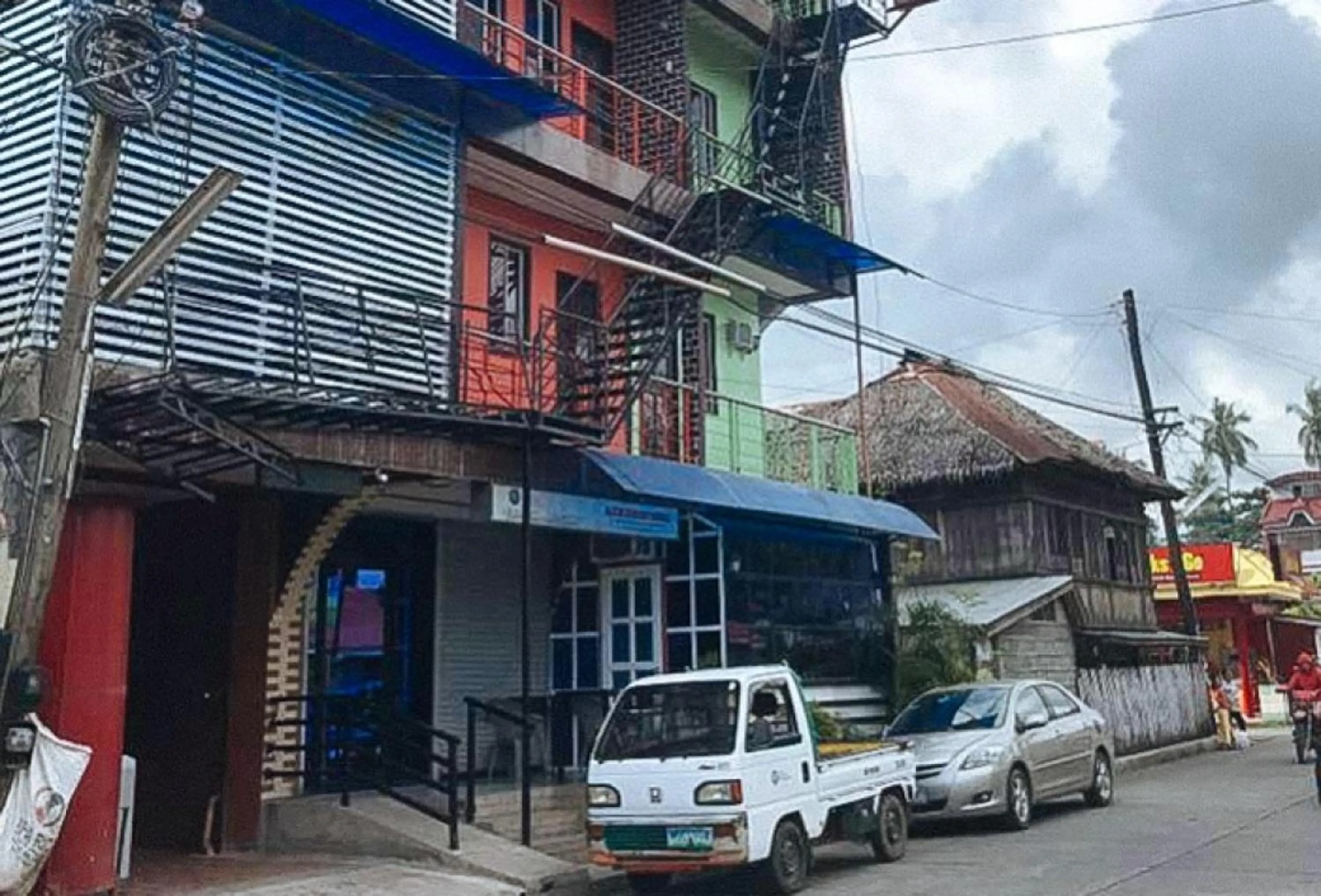 Property building in RedDoorz @ Catalina Pension House