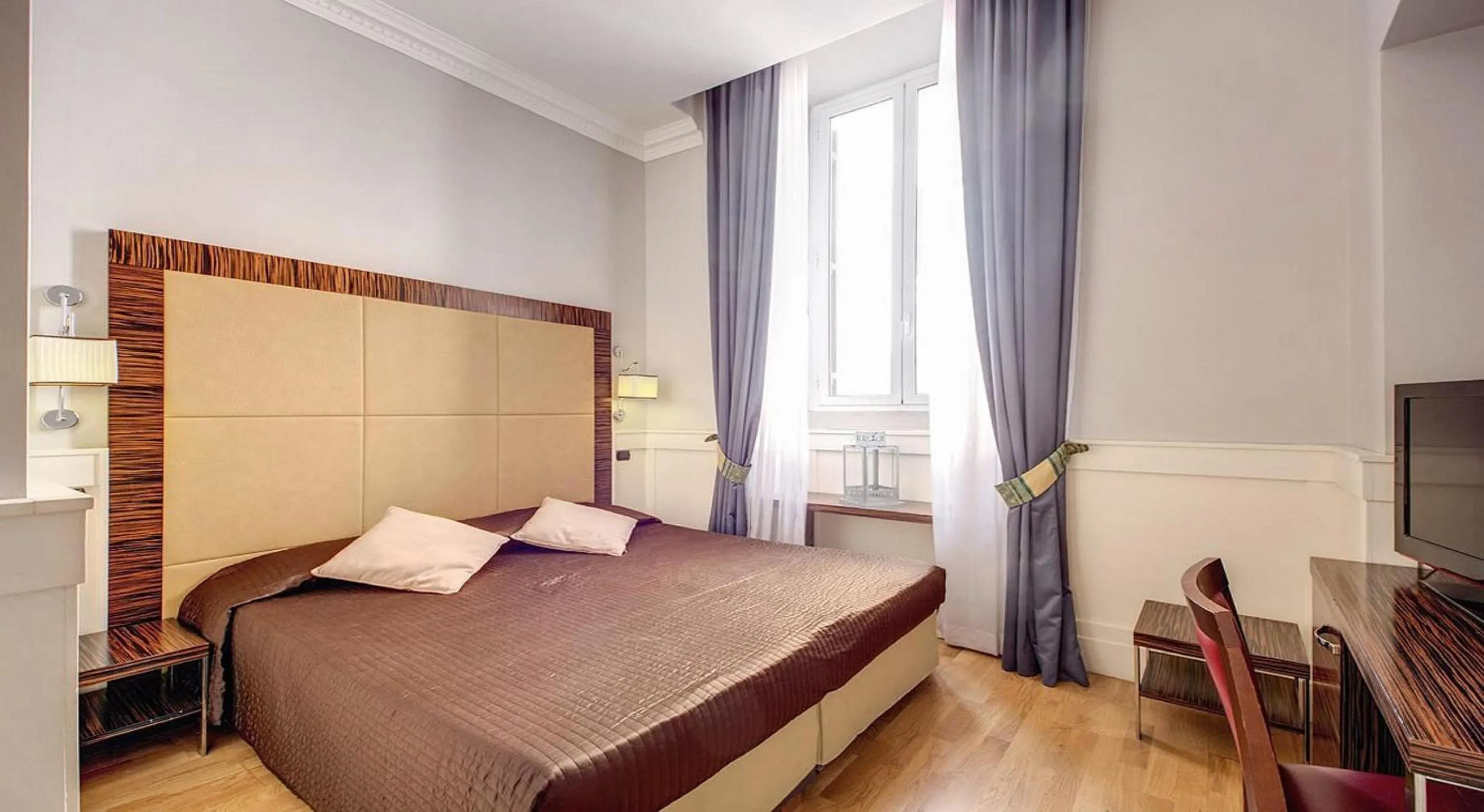 Photo of the whole room, Bed in 939 Hotel