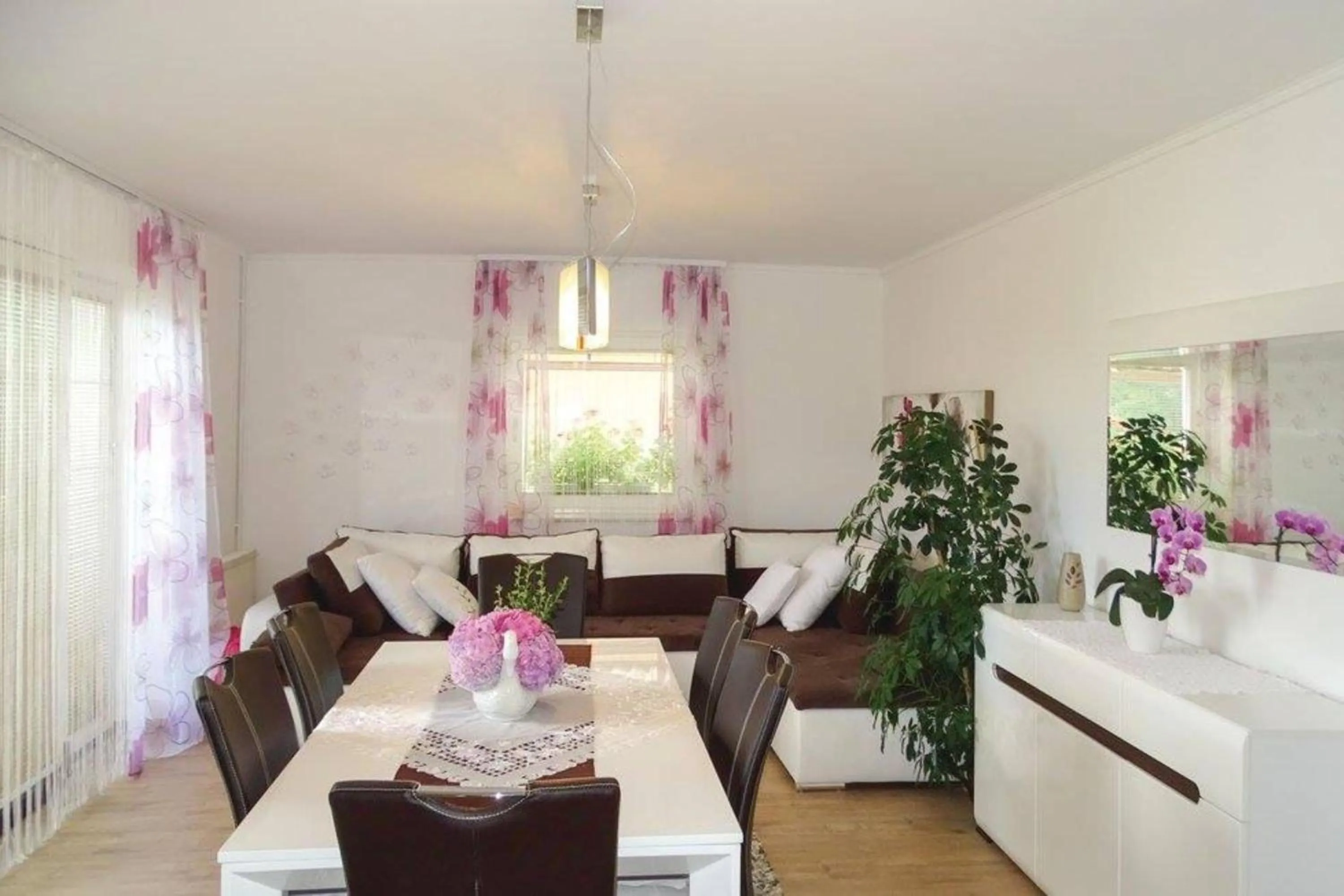 Villa Cujez With Sauna And Pool - Happy Rentals