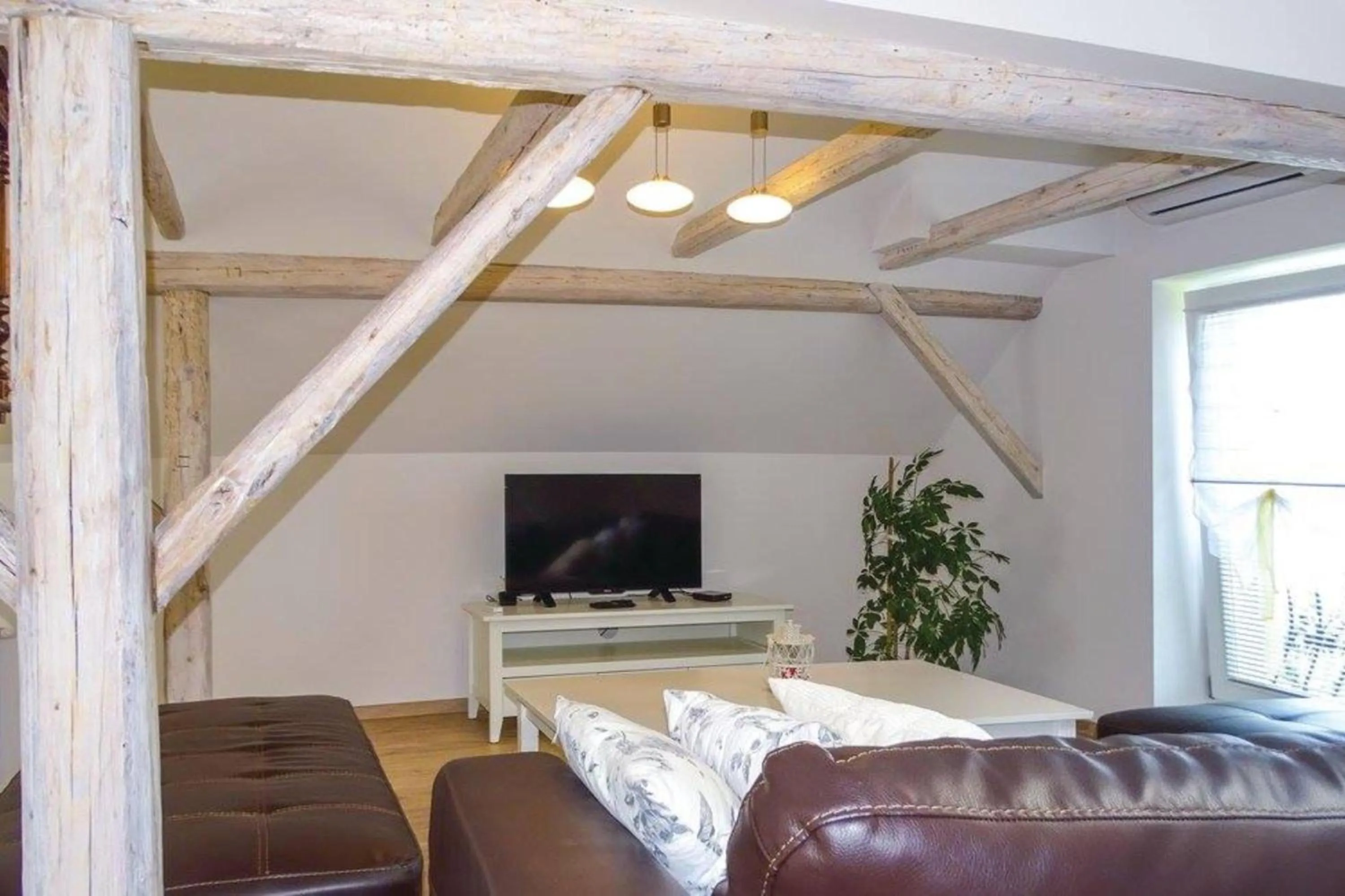 Living room in Villa Cujez With Sauna And Pool - Happy Rentals