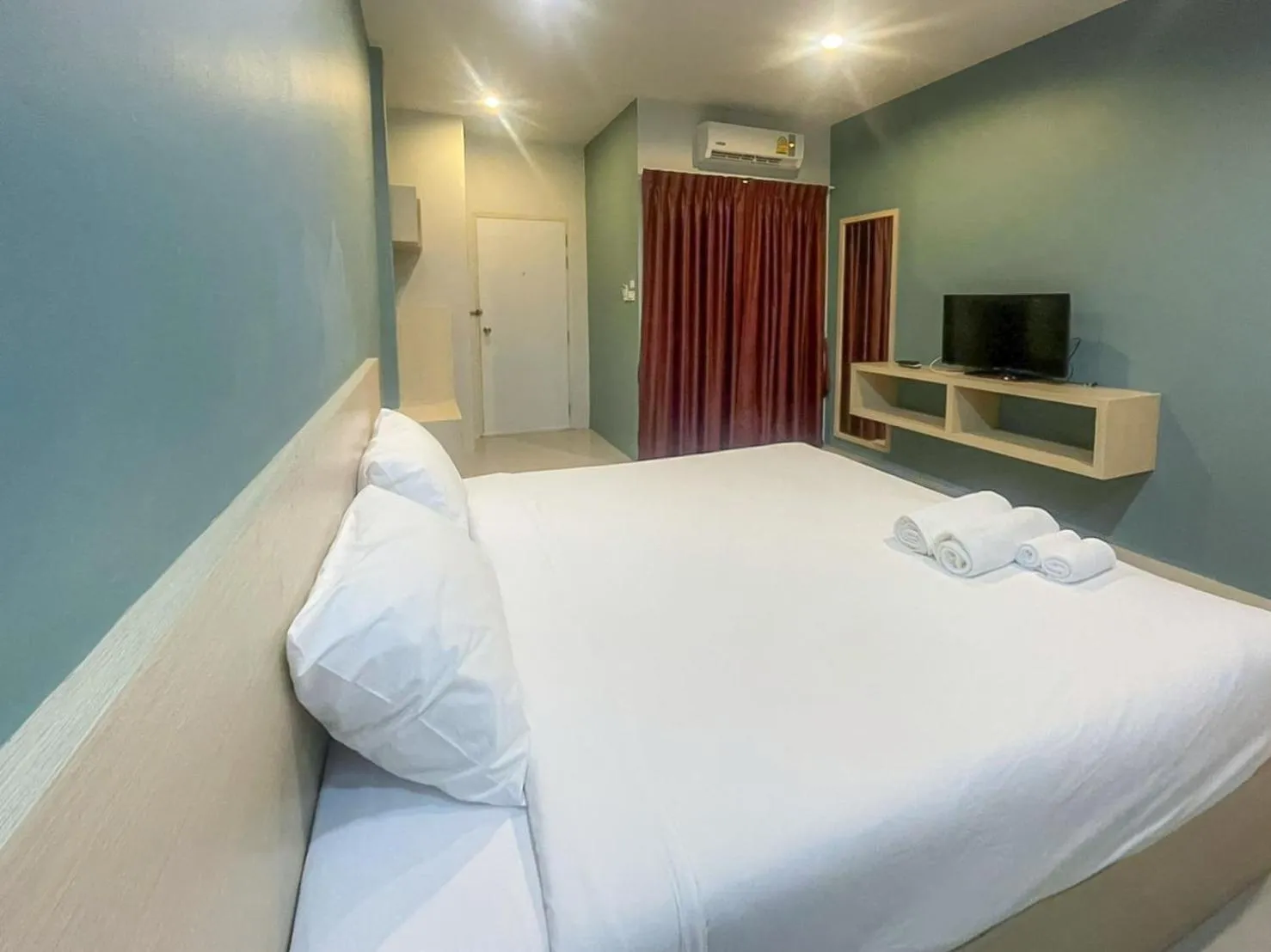 Bedroom, Bed in Hop On Phuket