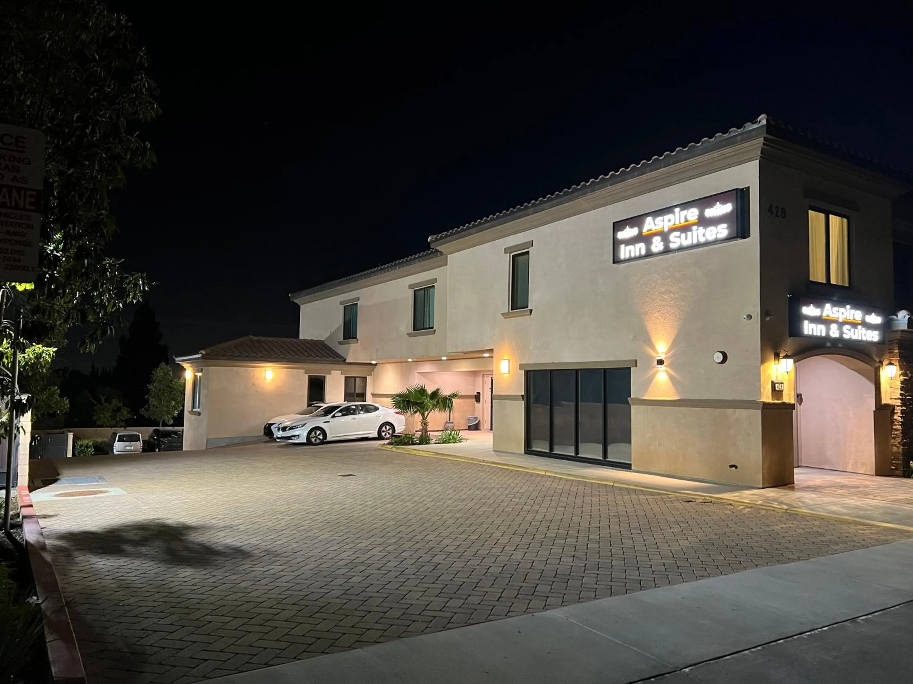 Property building in ASPIRE INN & SUITES Orange