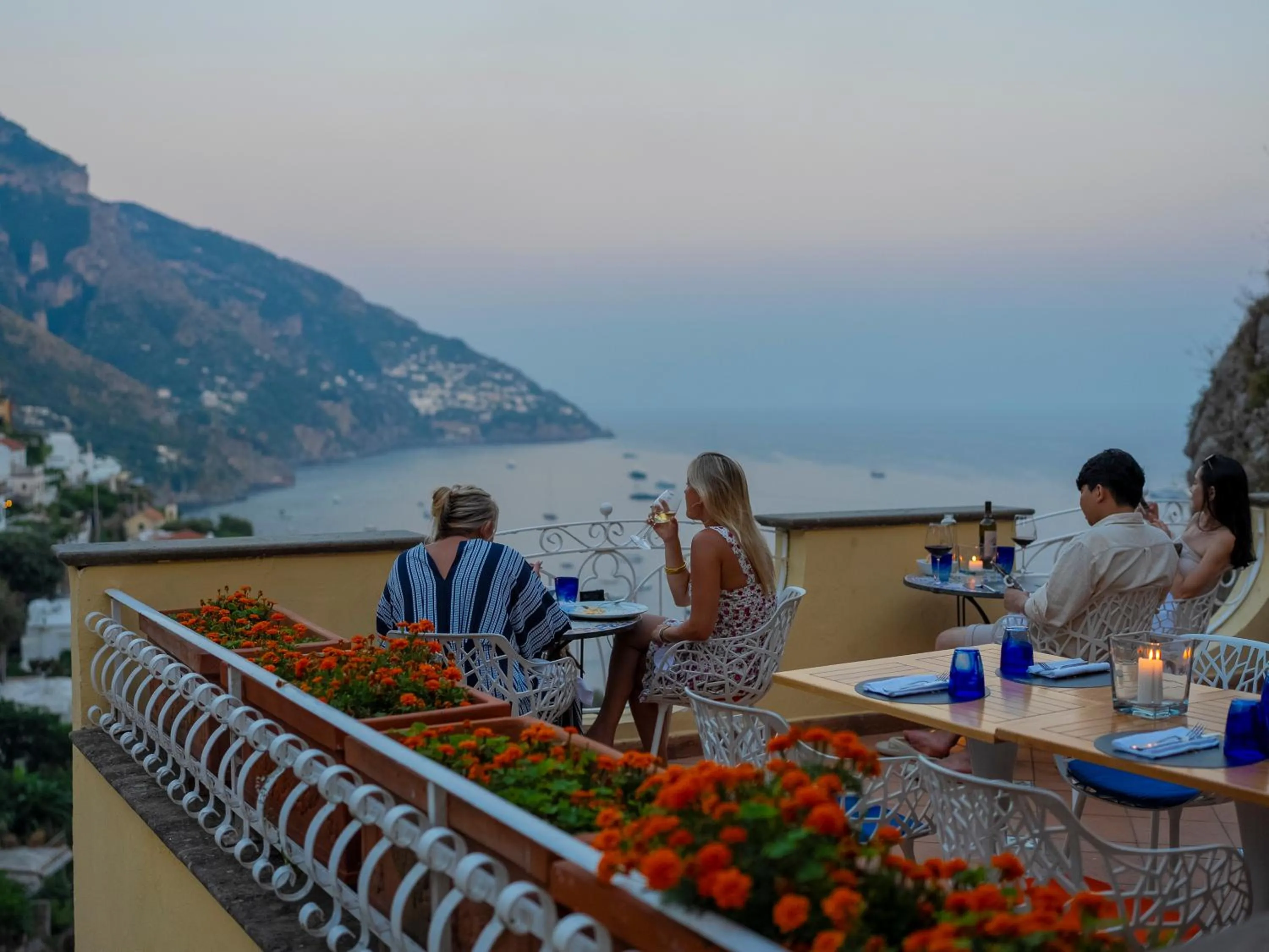 Restaurant/places to eat in Hotel Posa Posa