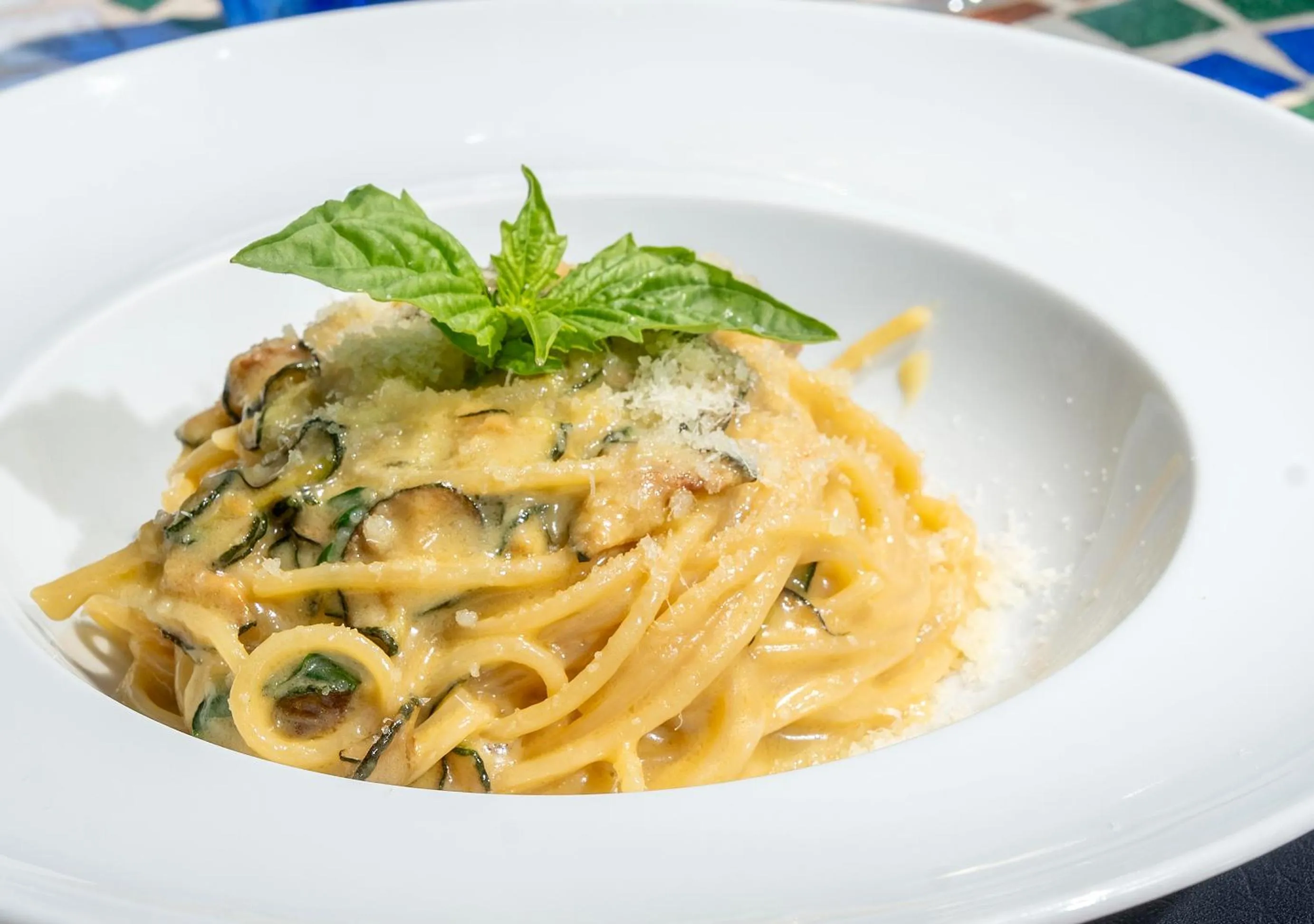 Restaurant/places to eat in Hotel Posa Posa