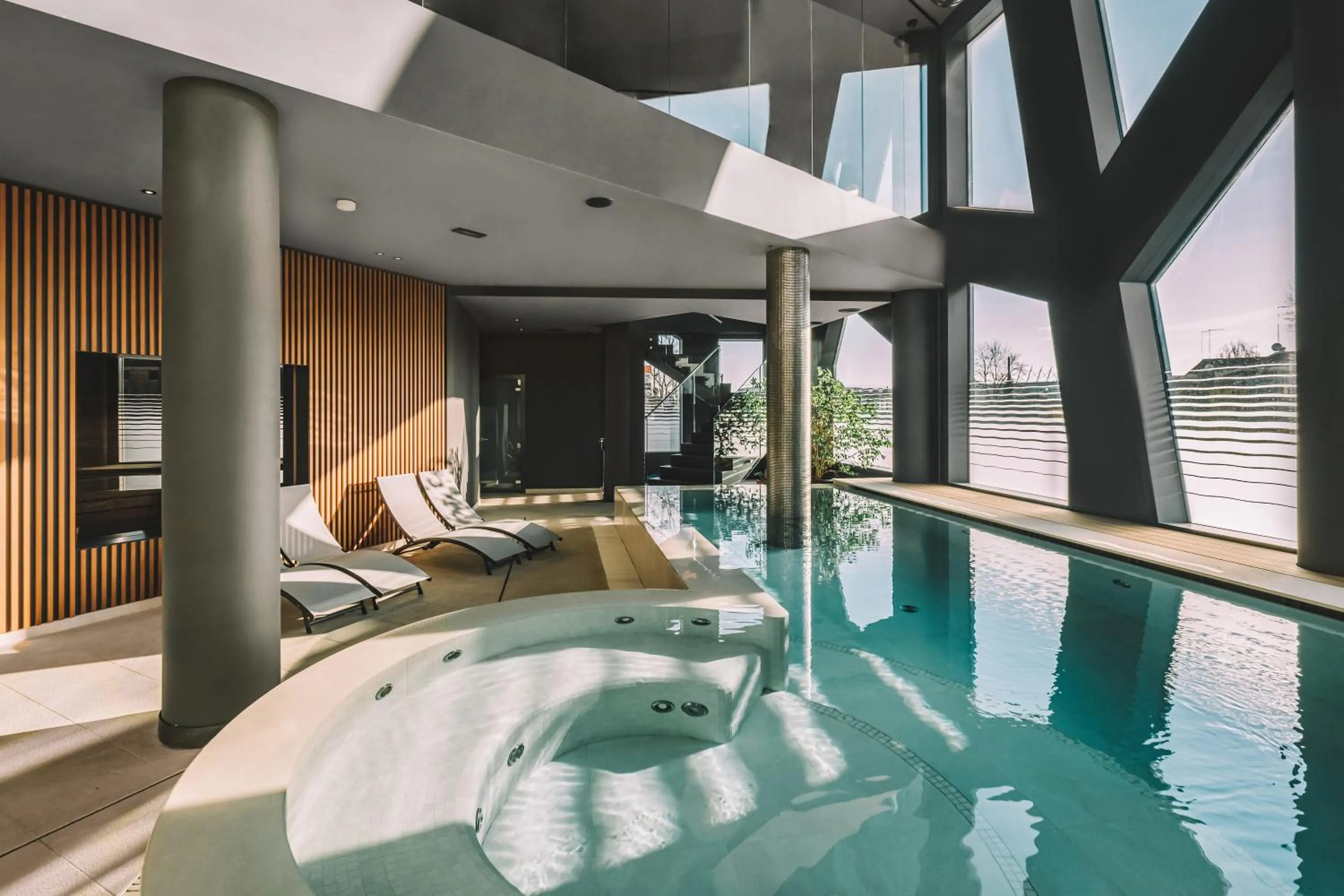 Massage in Elite Hotel & Spa