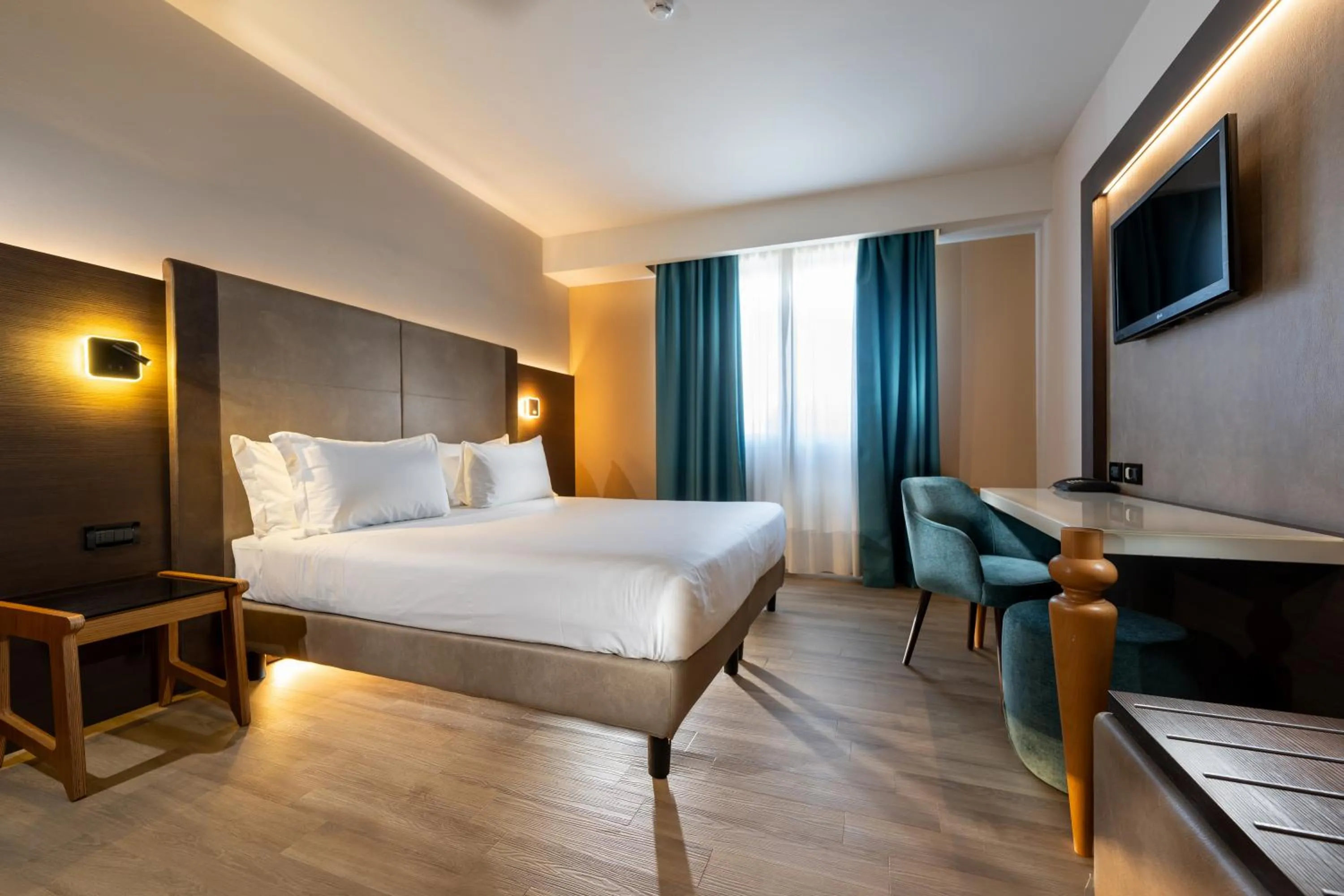 Photo of the whole room, Bed in Elite Hotel & Spa