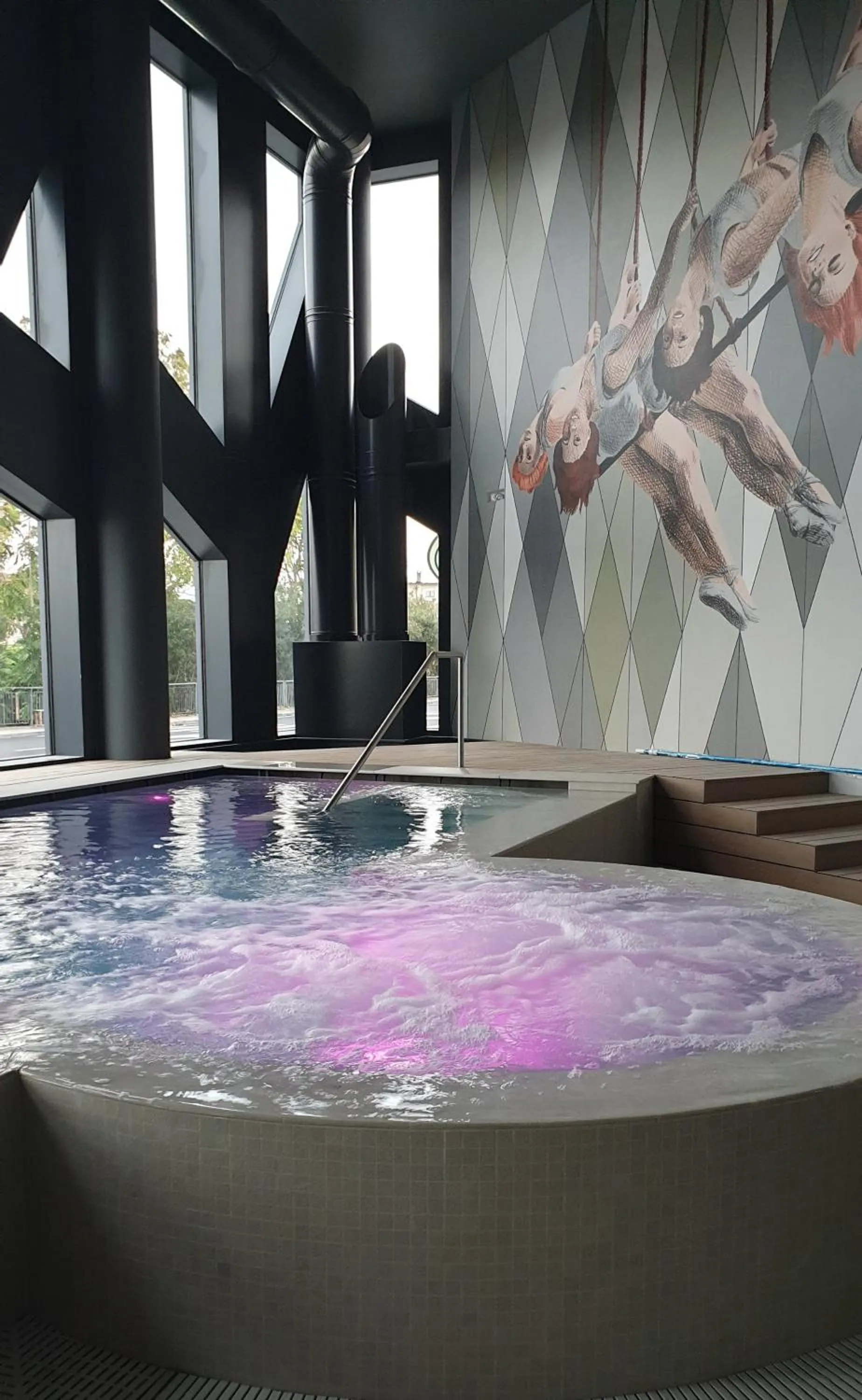 Hot Tub in Elite Hotel & Spa