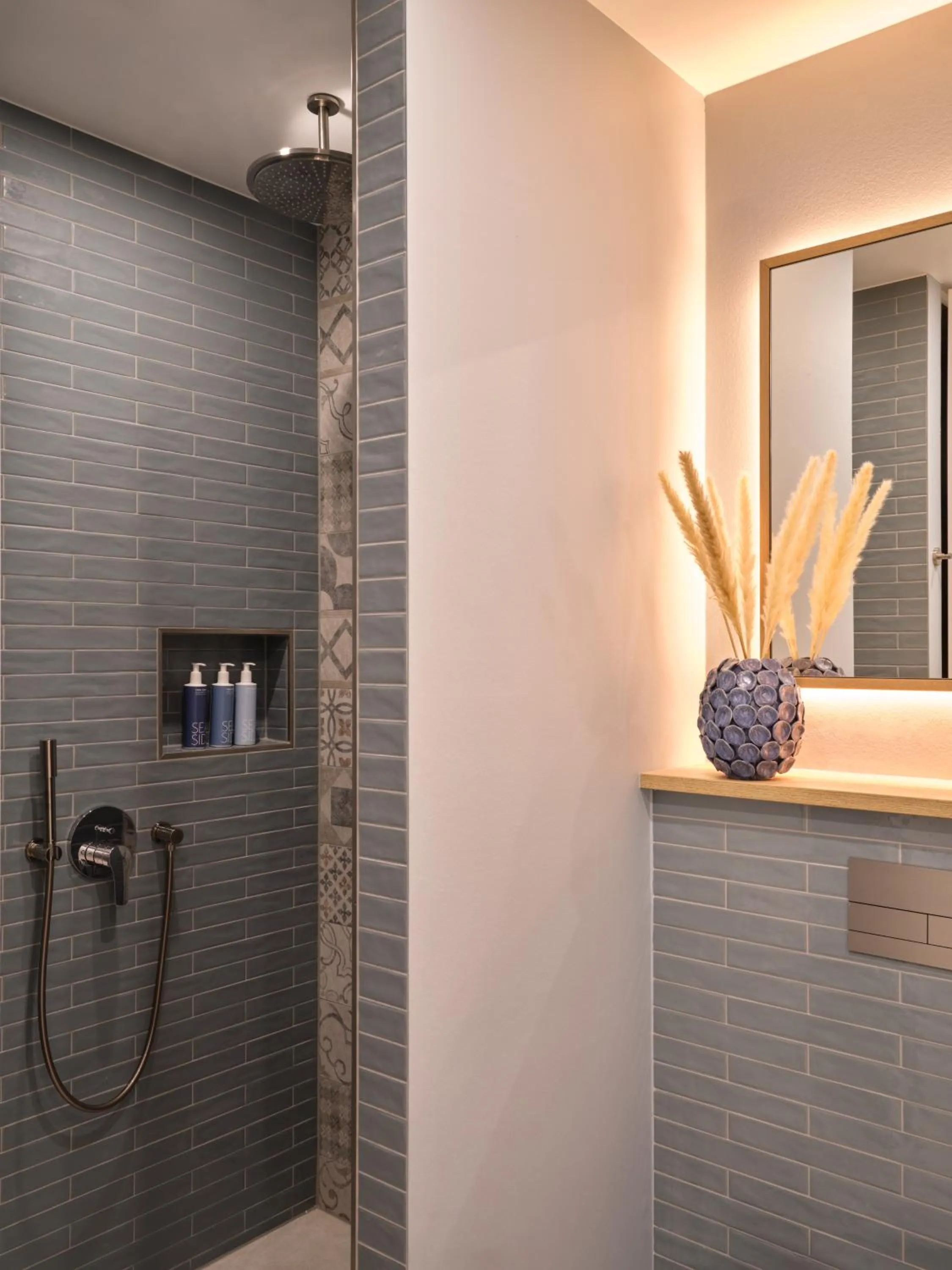 Bathroom in the breeze