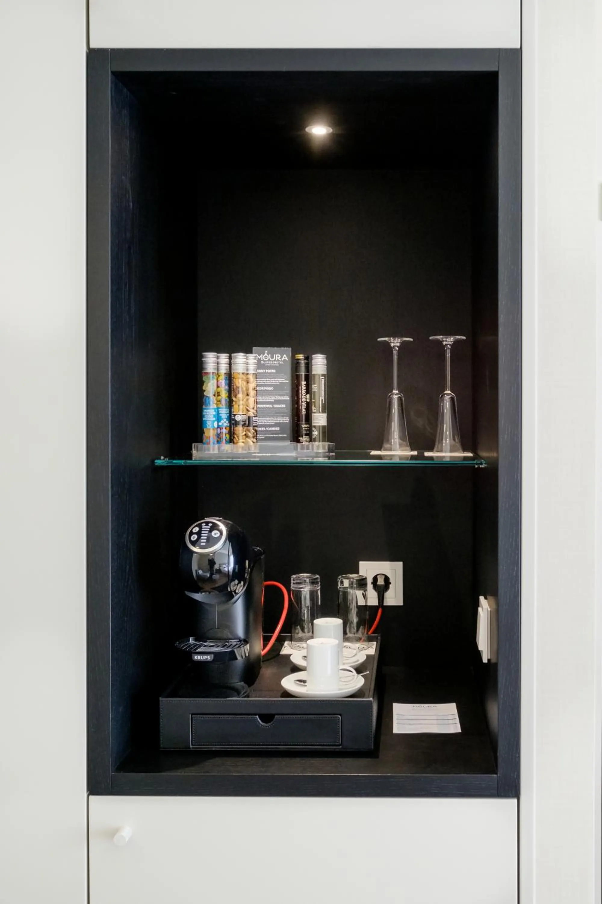 Coffee/tea facilities in MouraSuites Hotel