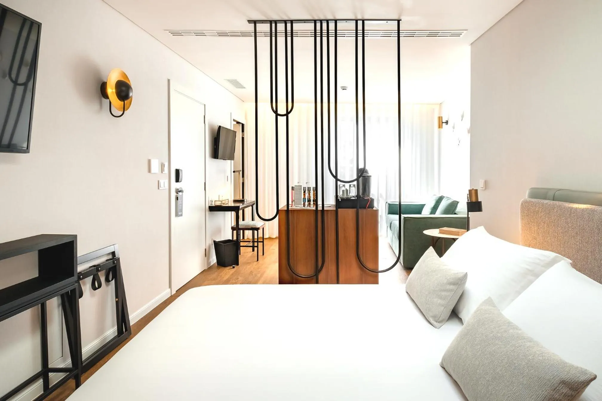 Bedroom, Bed in MouraSuites Hotel