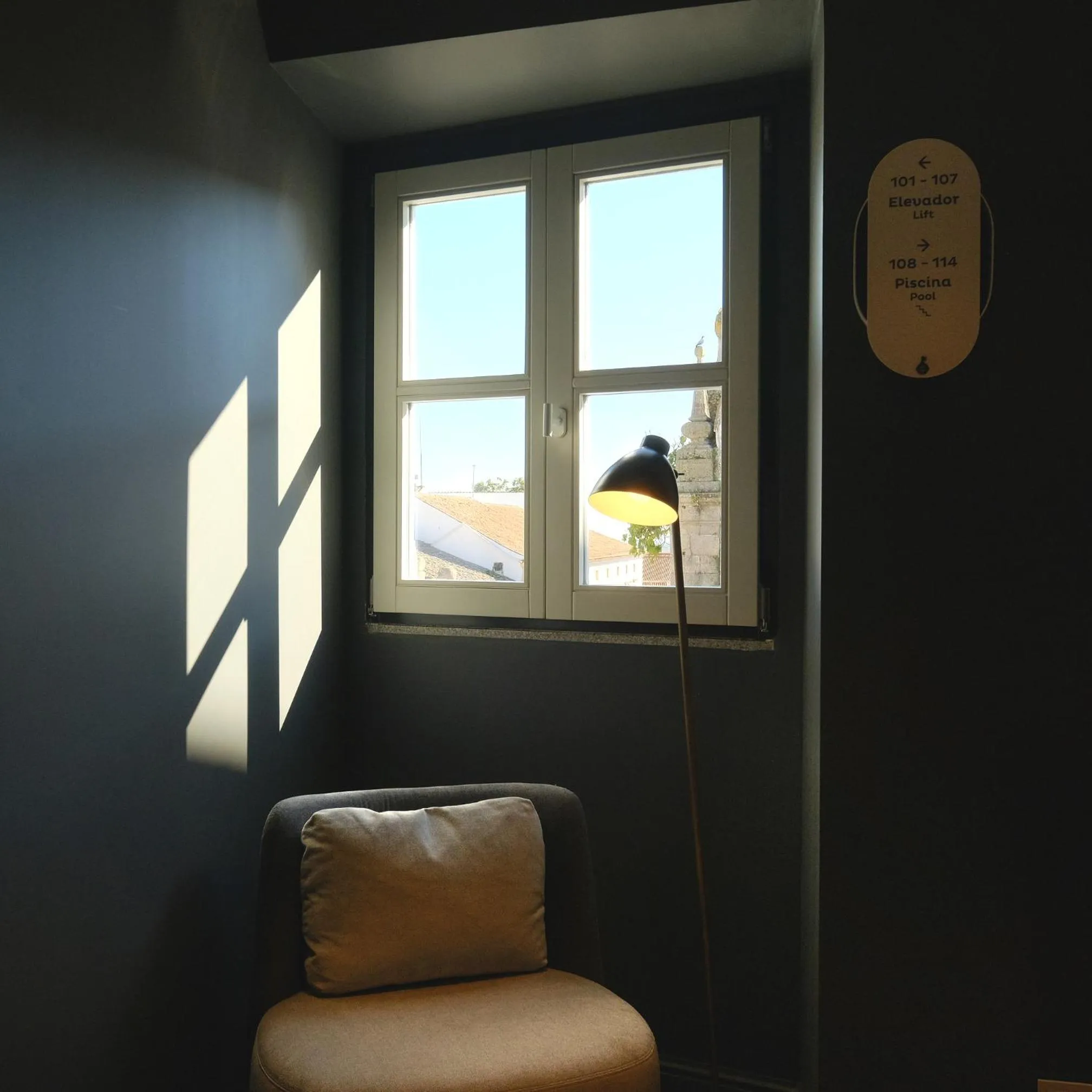 Area and facilities in MouraSuites Hotel