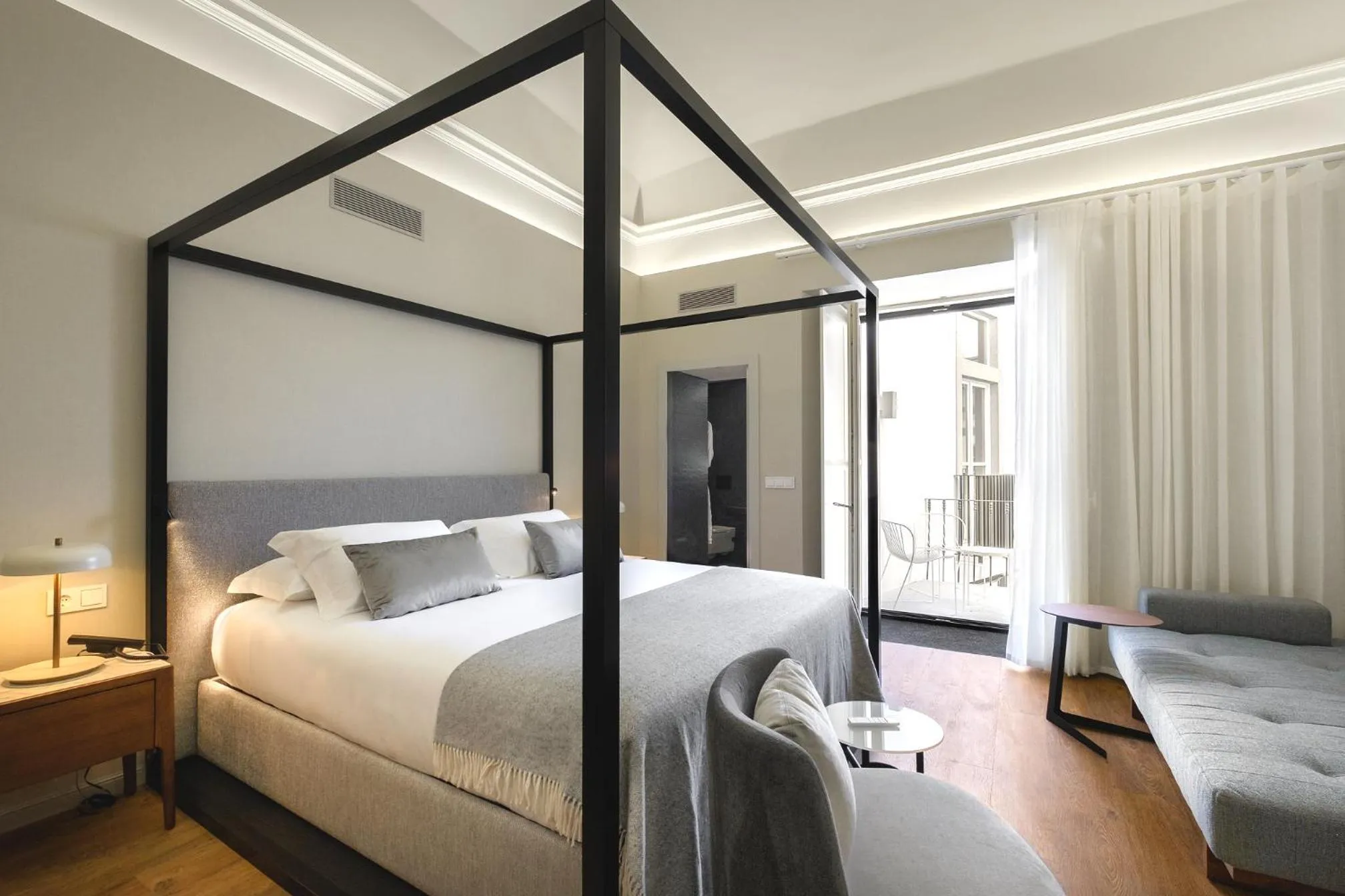 Bedroom, Bed in MouraSuites Hotel