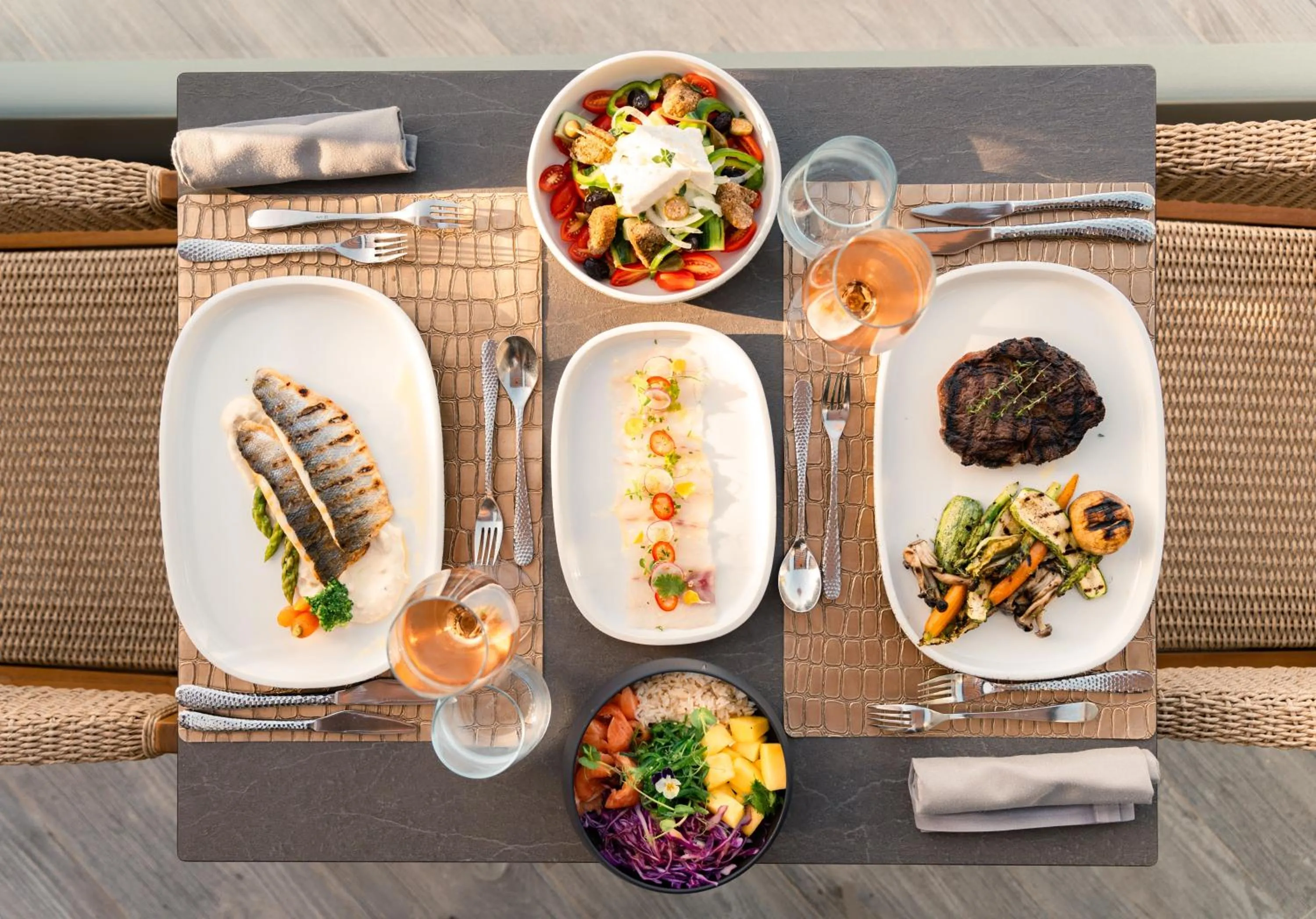 Food and drinks in Nautilux Rethymno by Mage Hotels