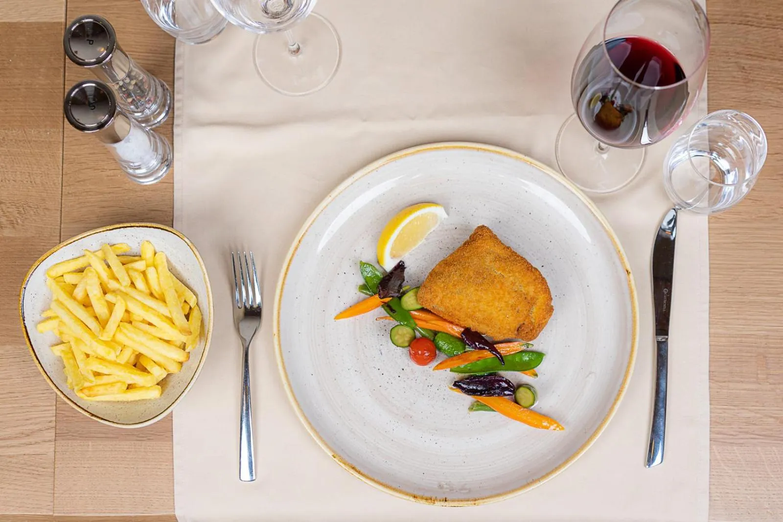 Restaurant/places to eat in ALPINE INN Davos