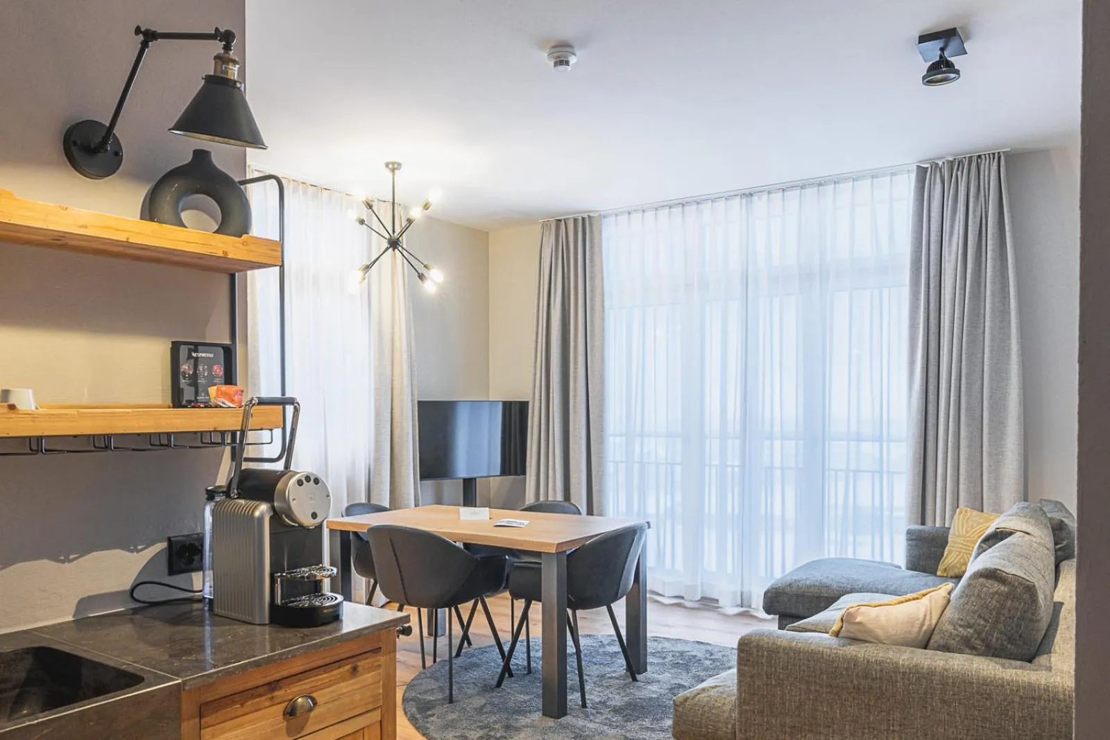 Living room in ALPINE INN Davos