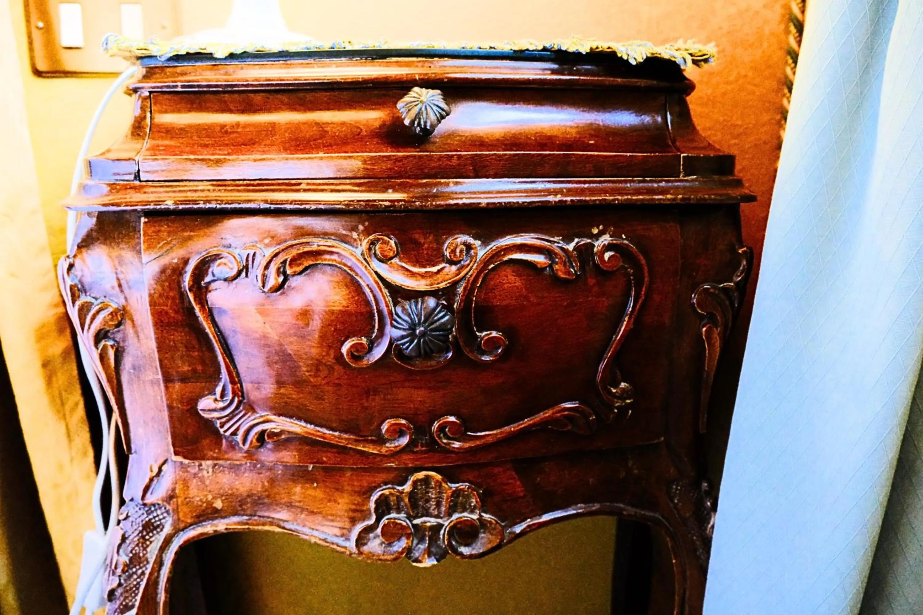 Decorative detail in H O T E L S A N G A L L O l