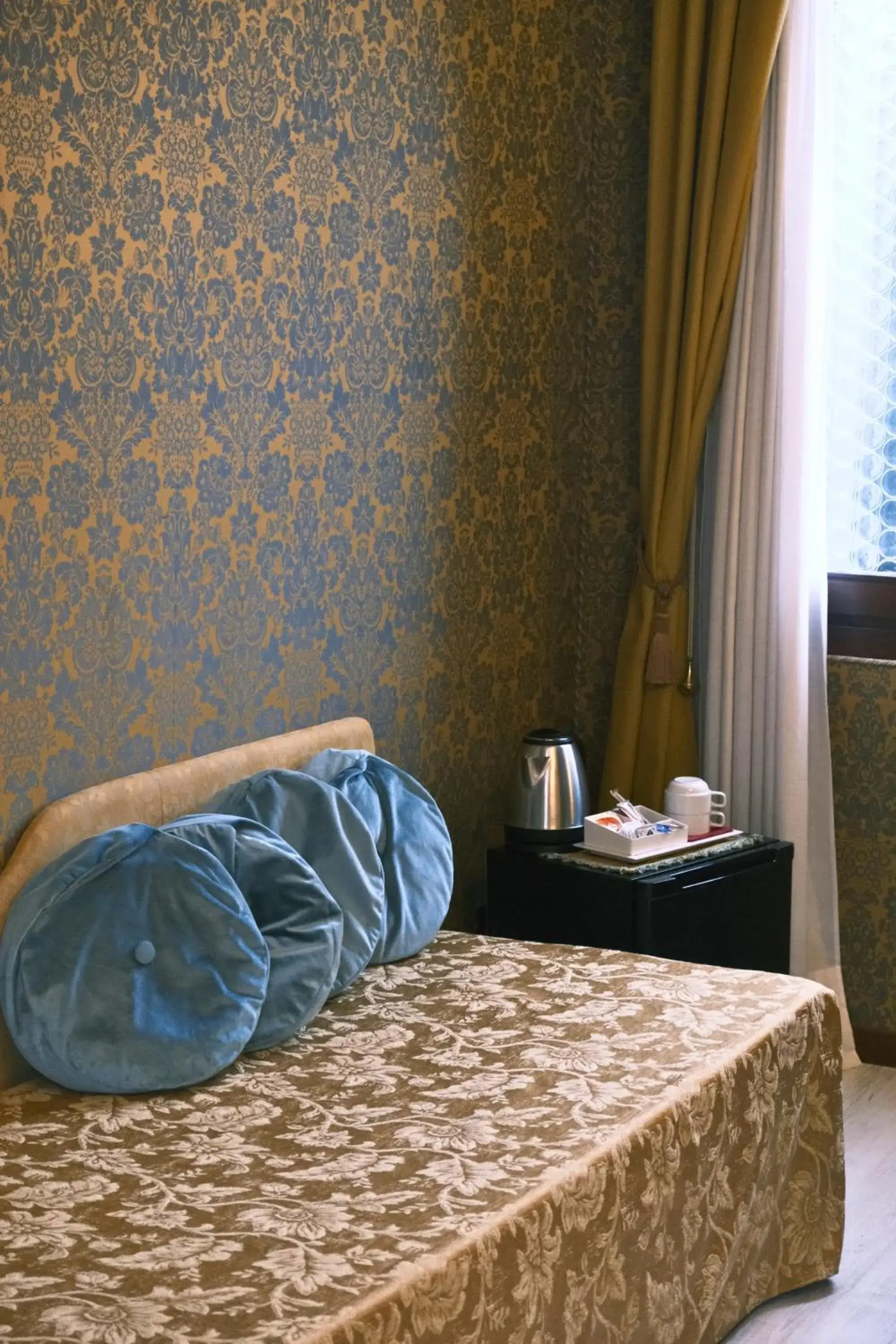 Photo of the whole room, Bed in H O T E L S A N G A L L O l Photo of the whole room, Bed in H O T E L S A N G A L L O l