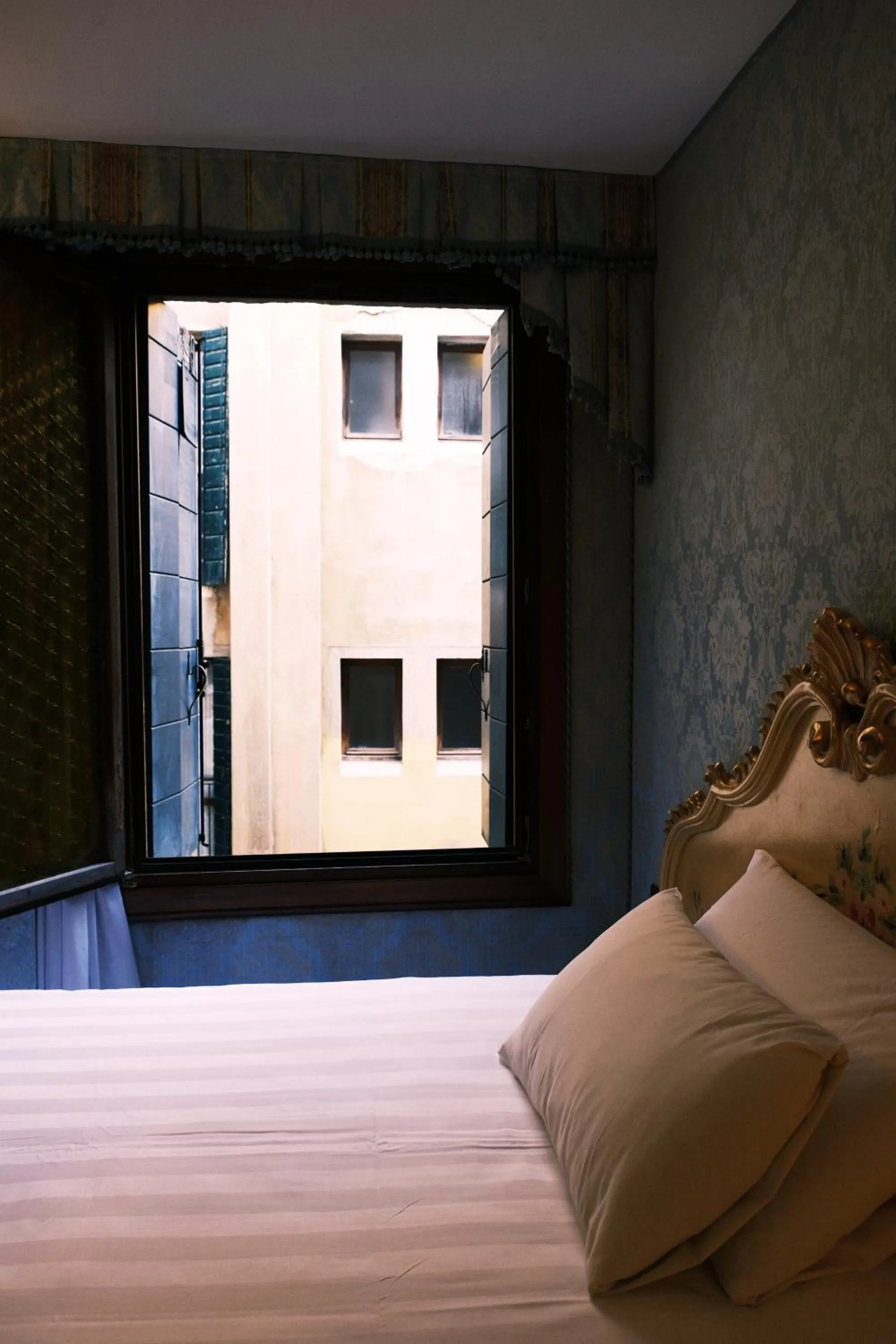 View (from property/room), Bed in H O T E L S A N G A L L O l