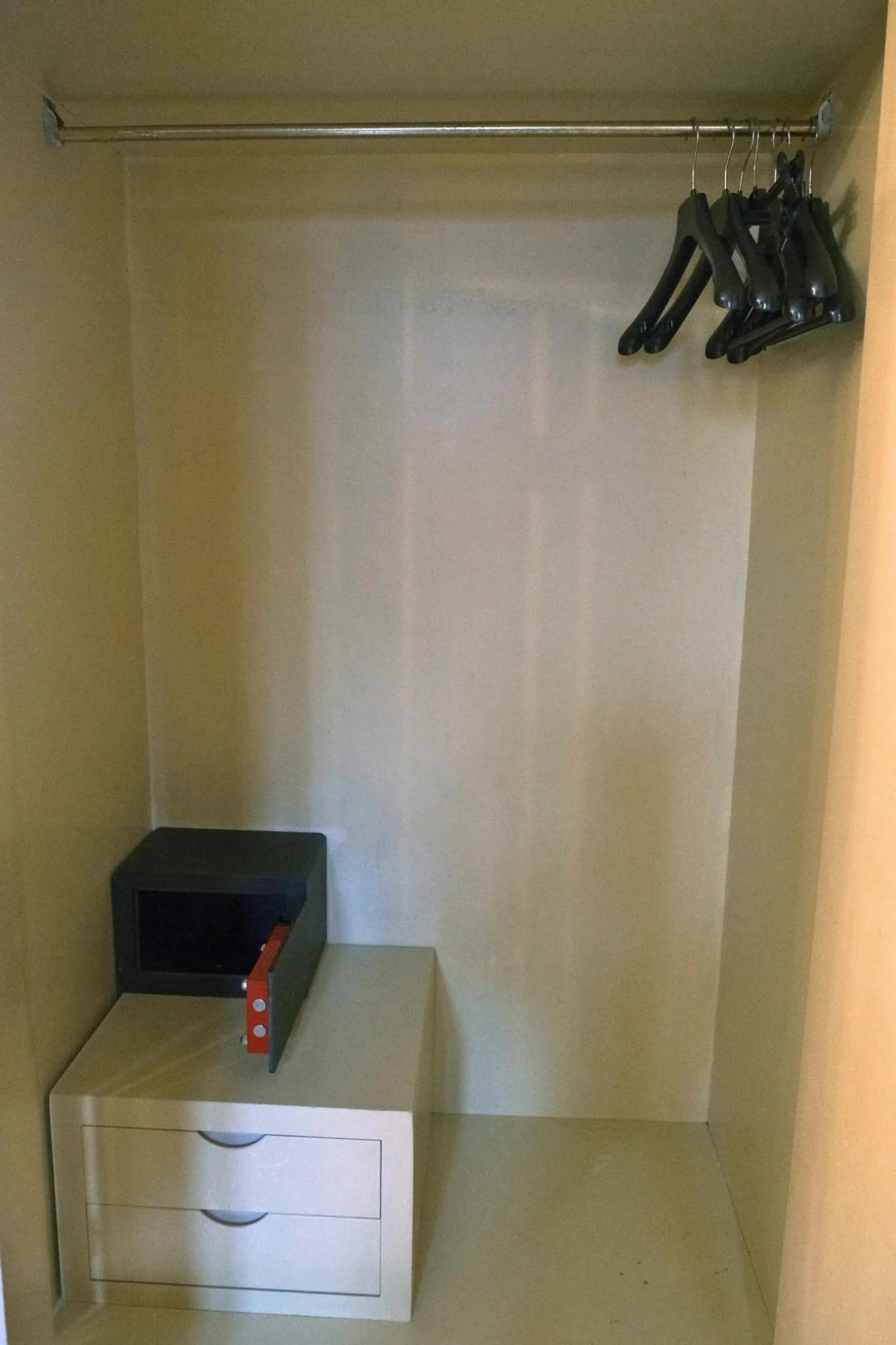 wardrobe in H O T E L S A N G A L L O l