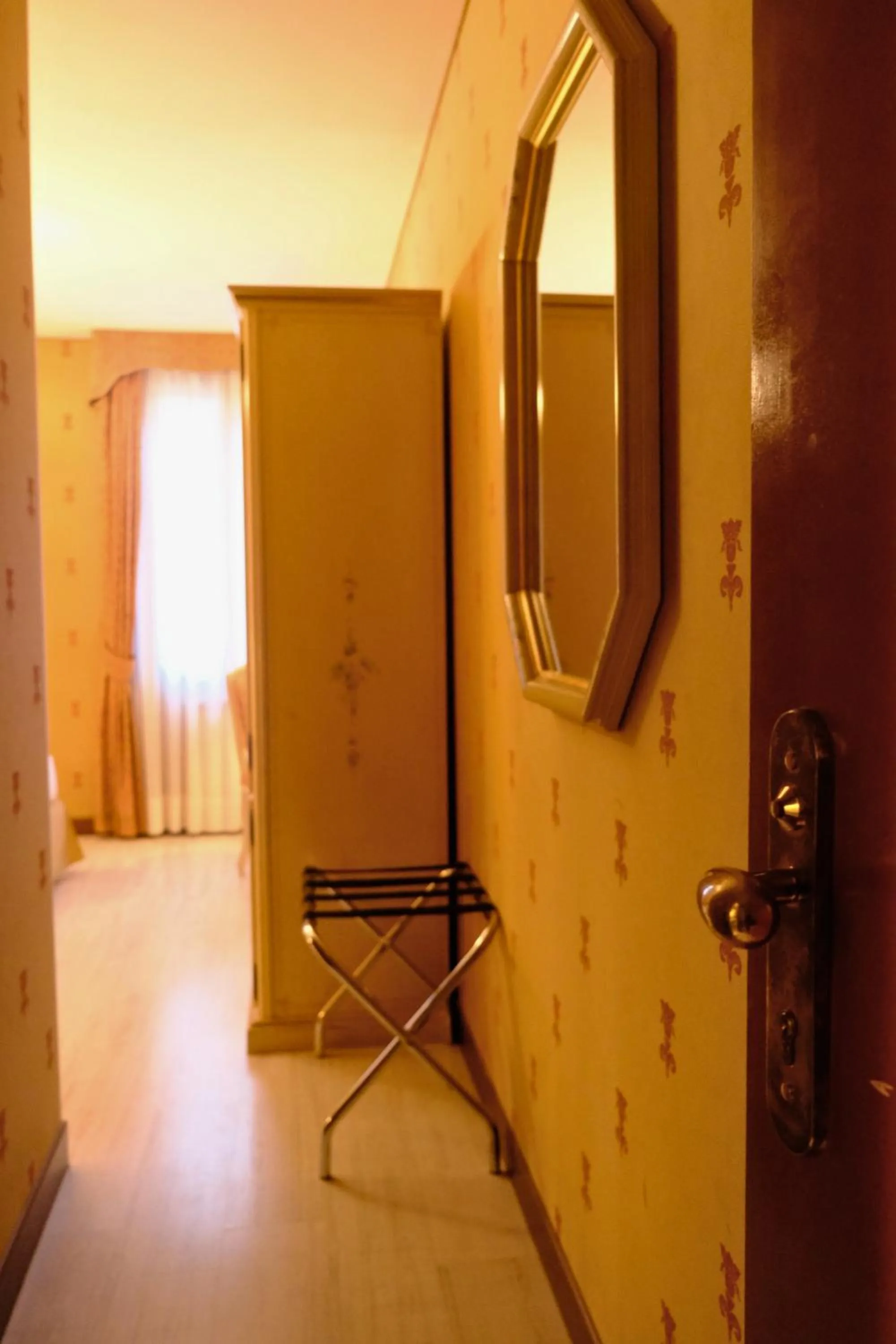 Photo of the whole room in H O T E L S A N G A L L O l