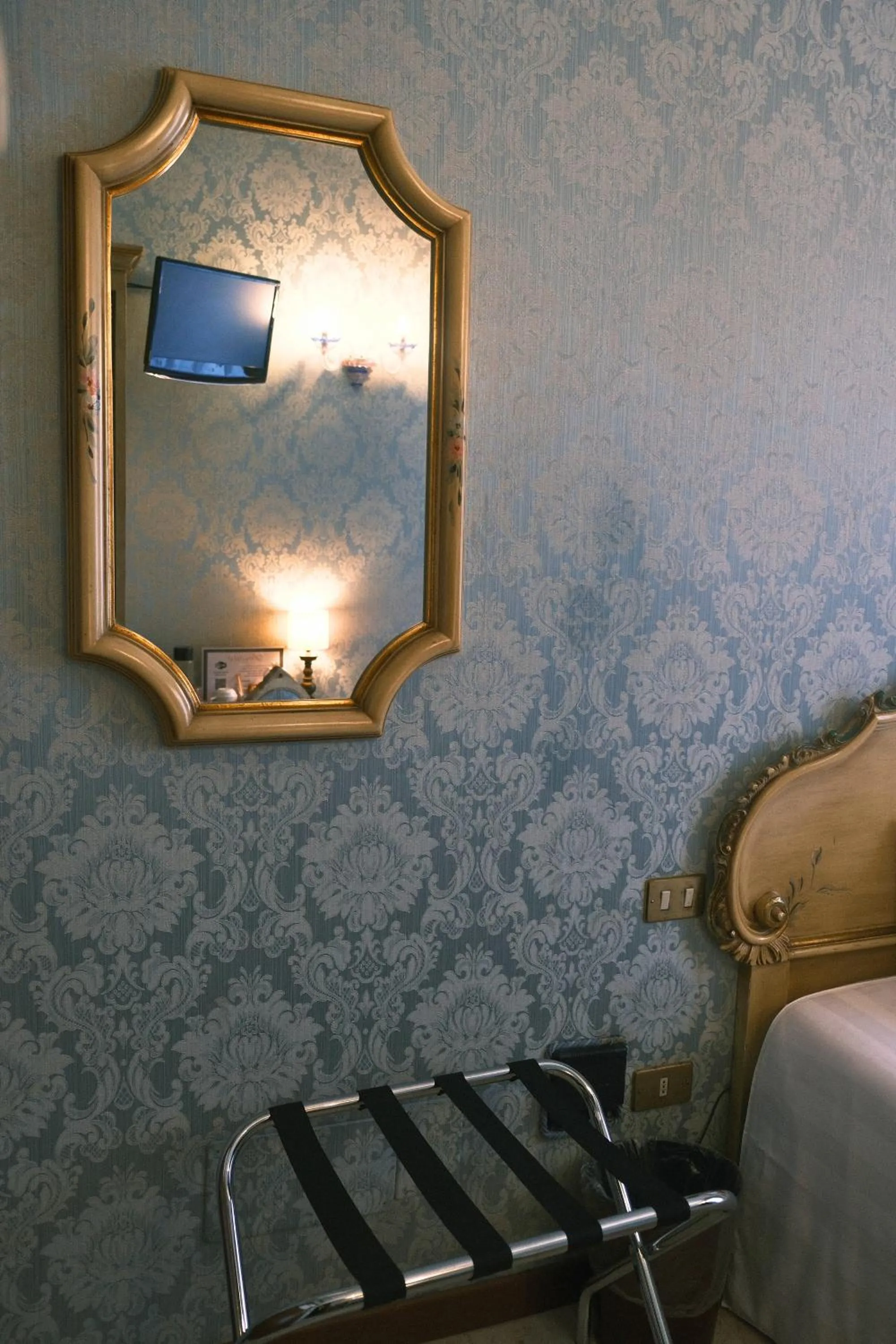 Decorative detail in H O T E L S A N G A L L O l