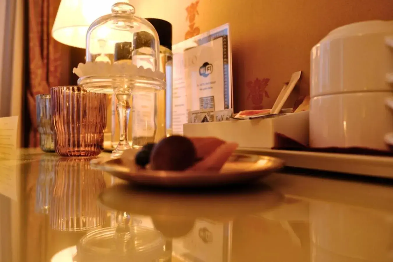 Food and drinks in H O T E L S A N G A L L O l Food and drinks in H O T E L S A N G A L L O l