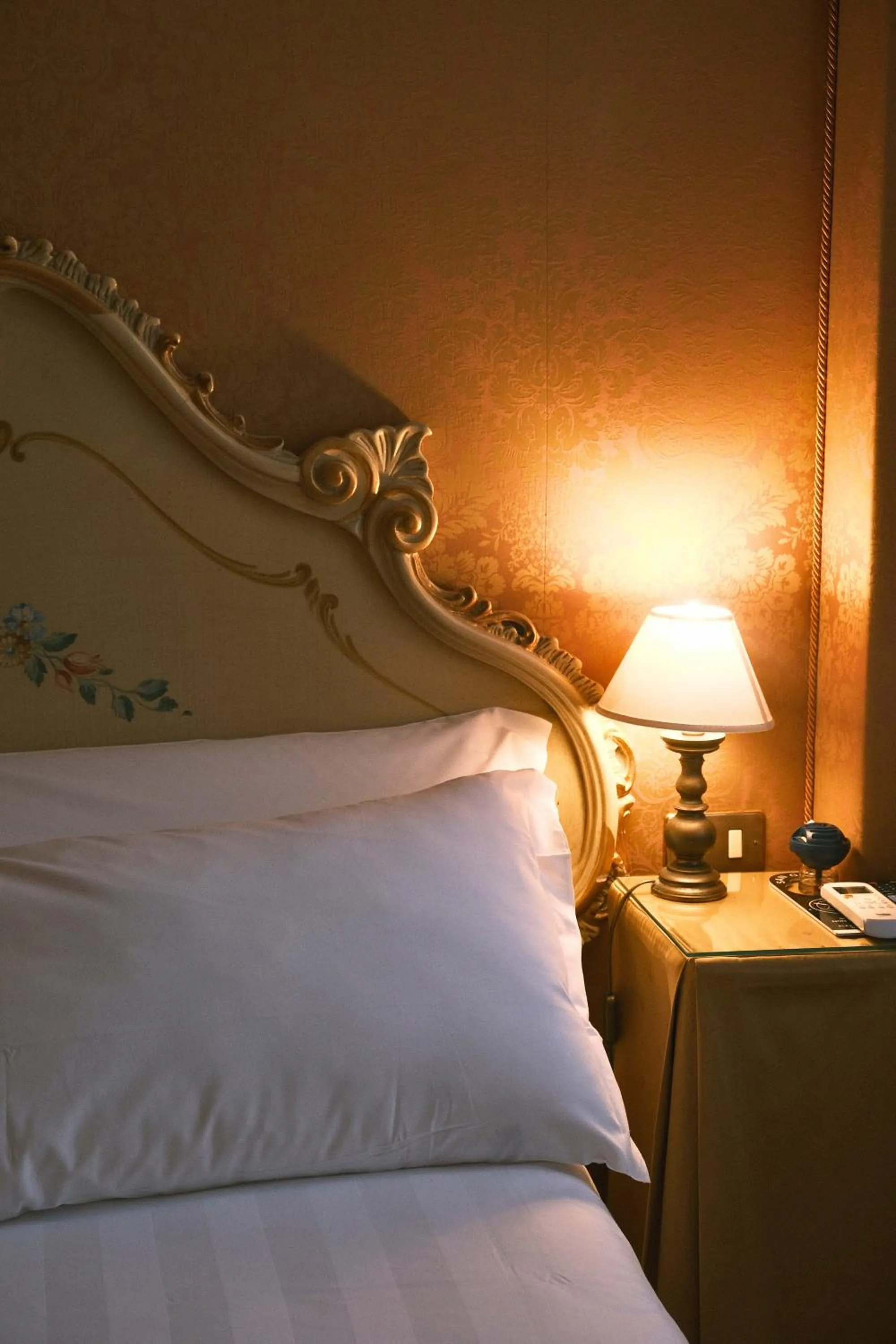 Bed in H O T E L S A N G A L L O l