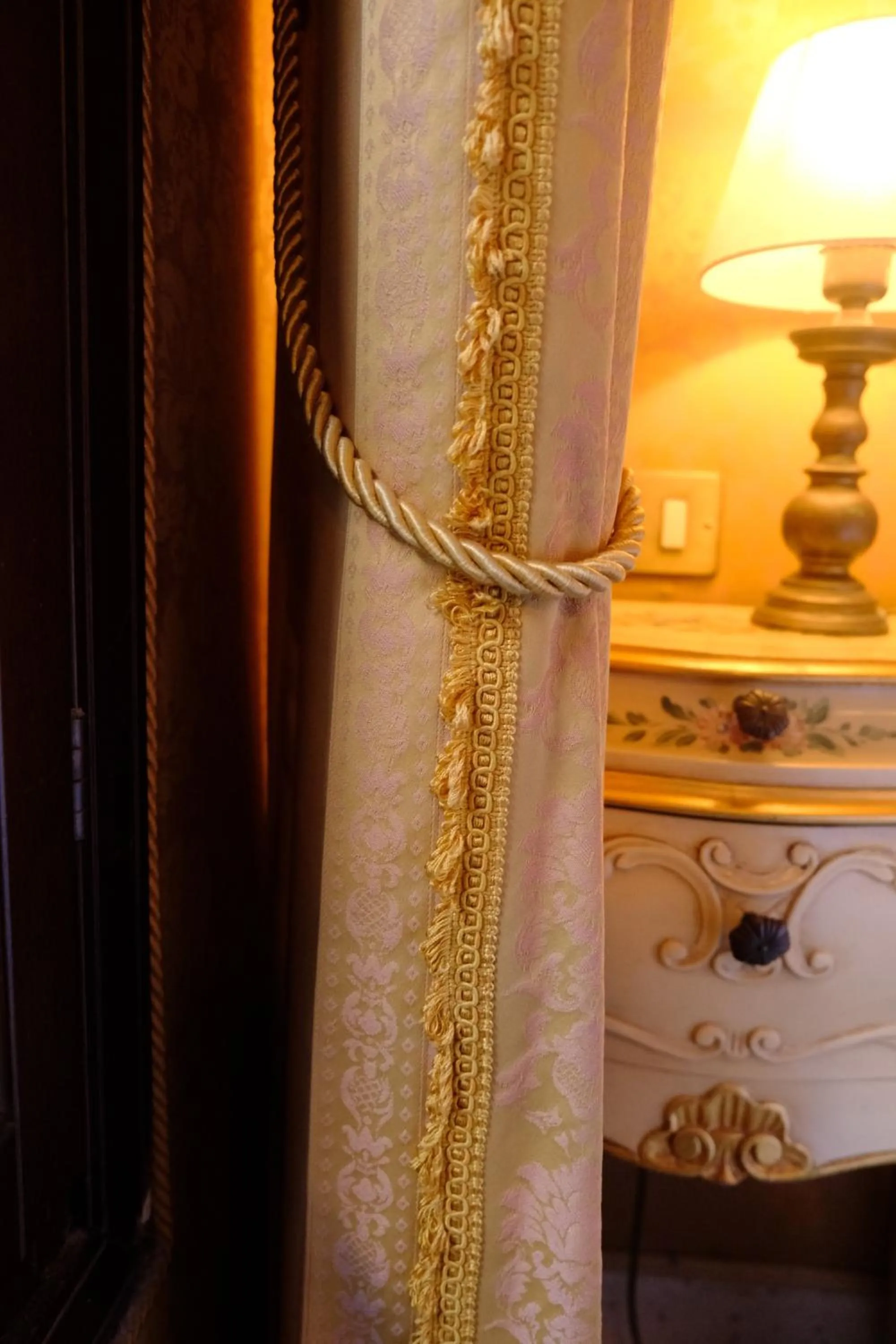 Decorative detail in H O T E L S A N G A L L O l