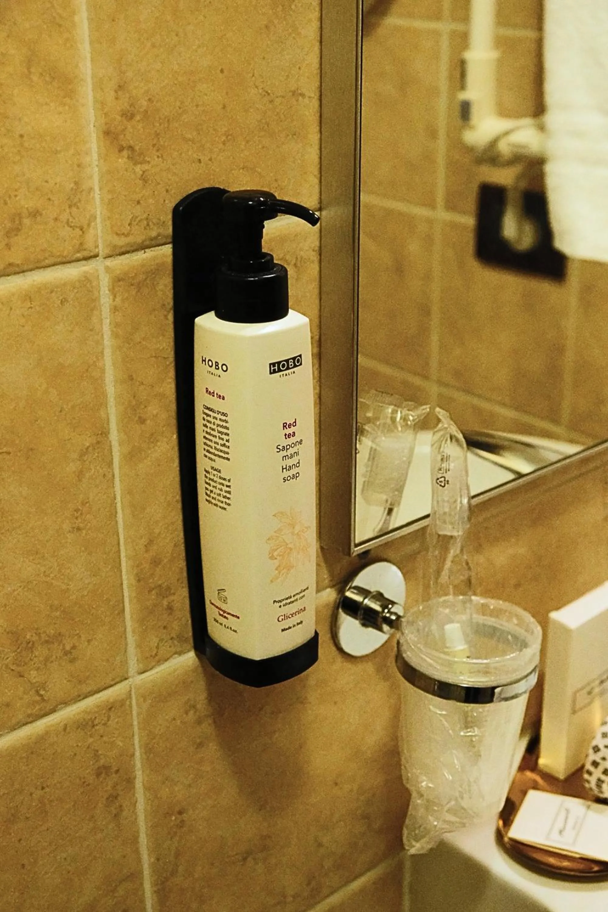 Bathroom in H O T E L S A N G A L L O l