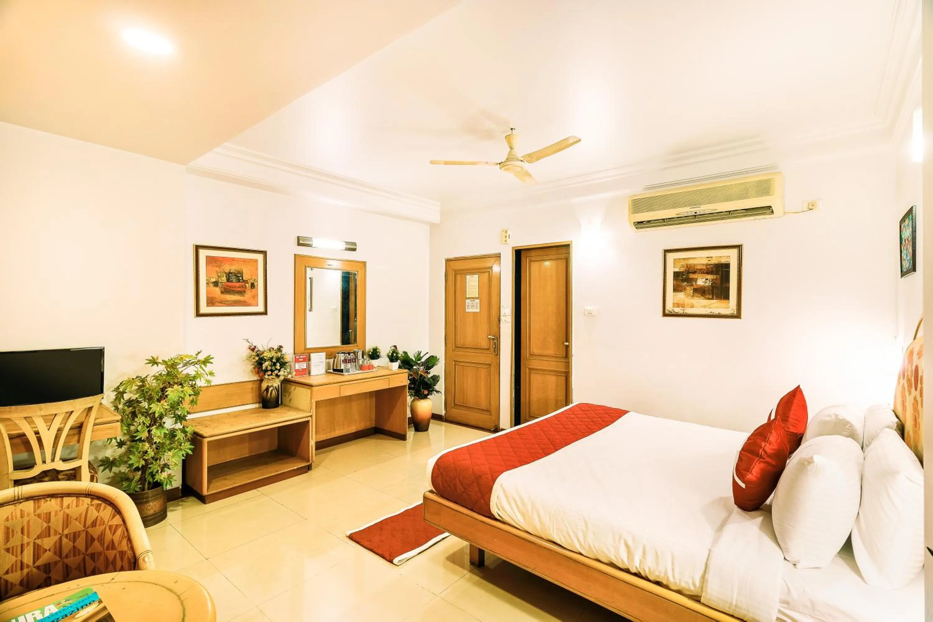 Photo of the whole room, Bed in Octave Crystal Heights